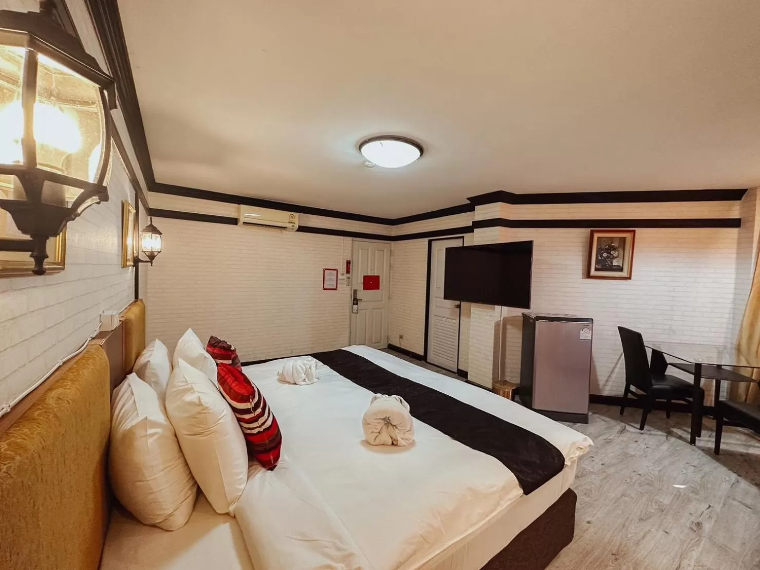 Bed in Hotel De Khuvieng