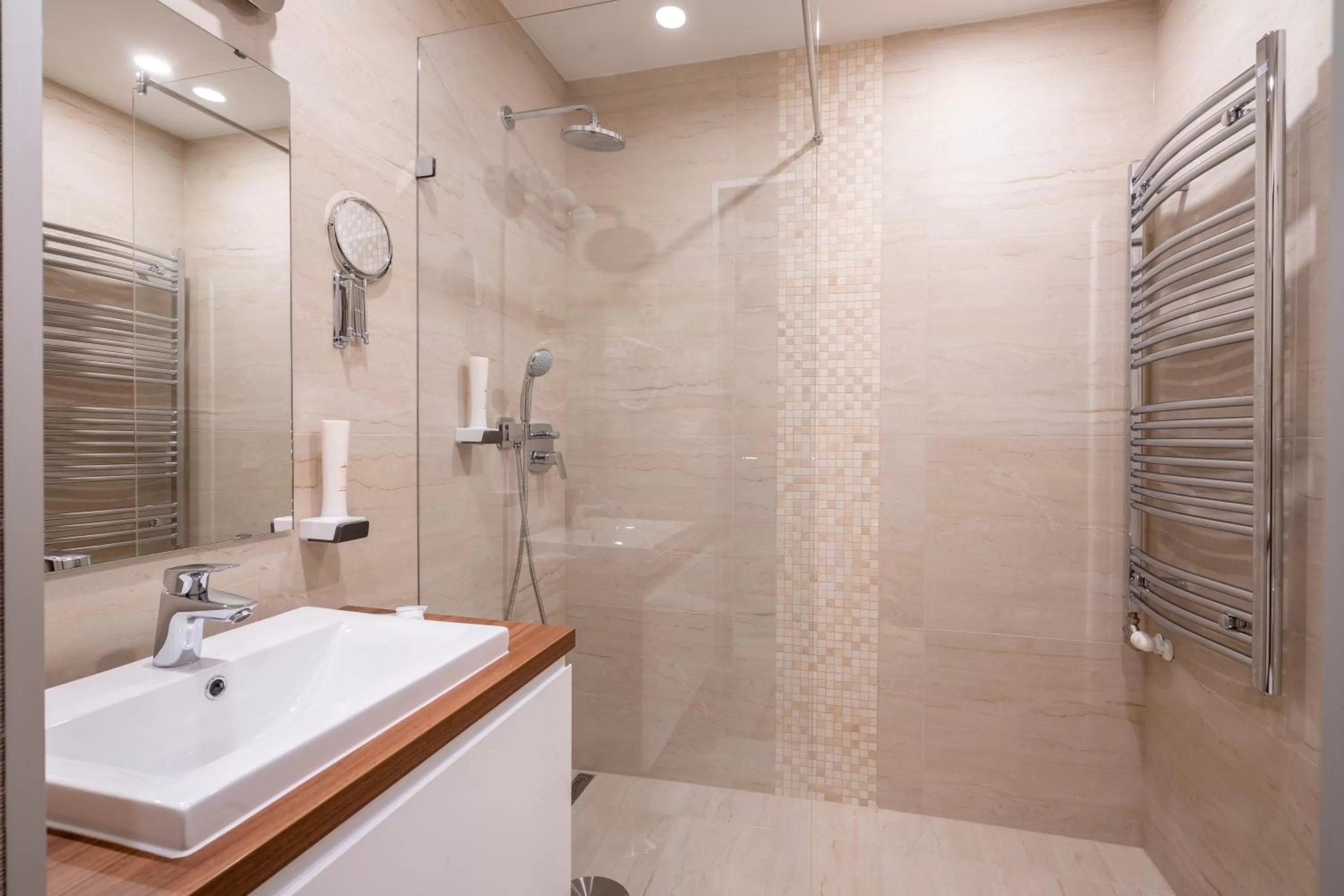 Bathroom in DorEsz Wellness Panzió