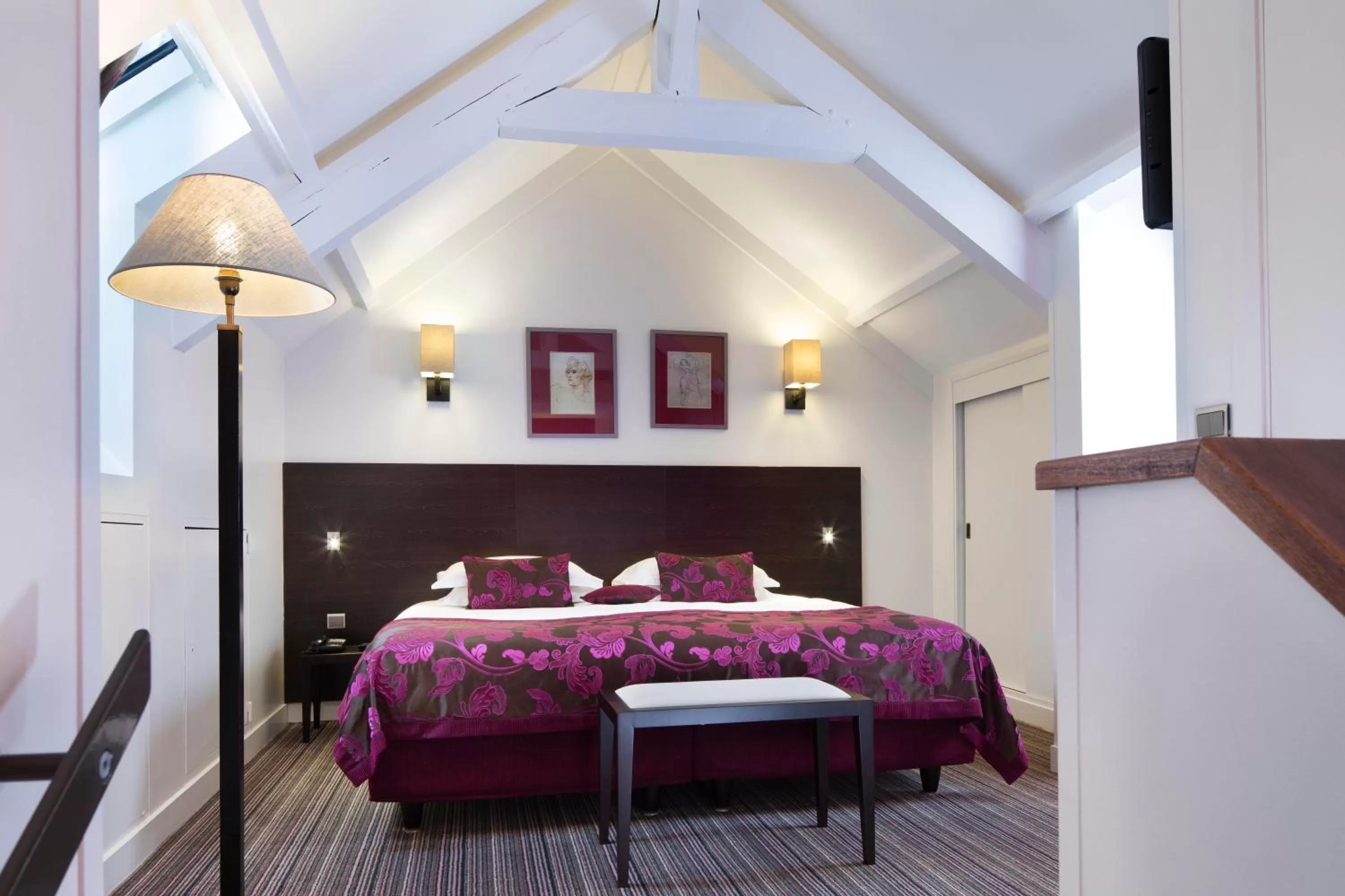 Bedroom, Bed in Hôtel Paris Louvre Opéra