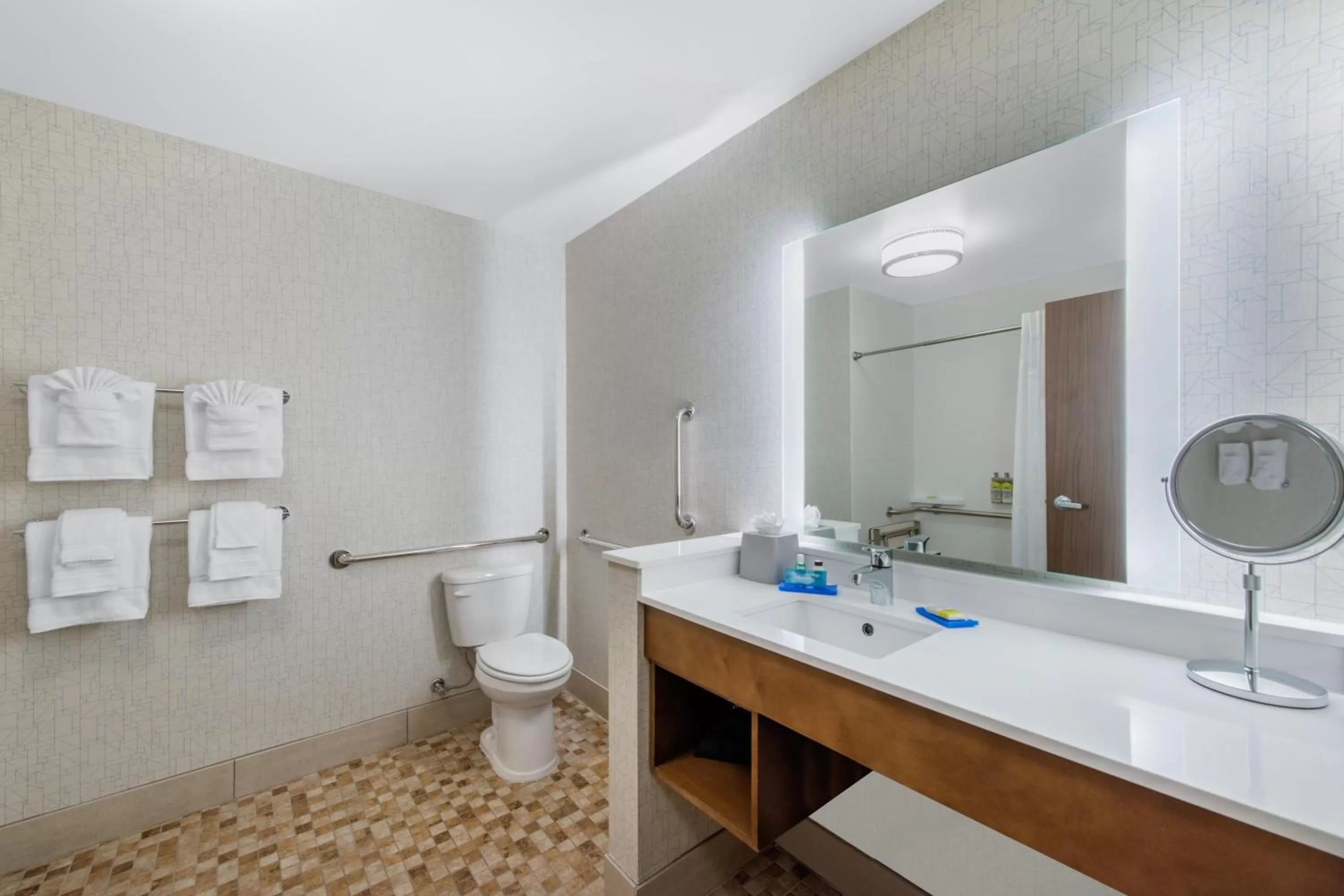 Photo of the whole room in Holiday Inn Express & Suites Alachua - Gainesville Area by IHG