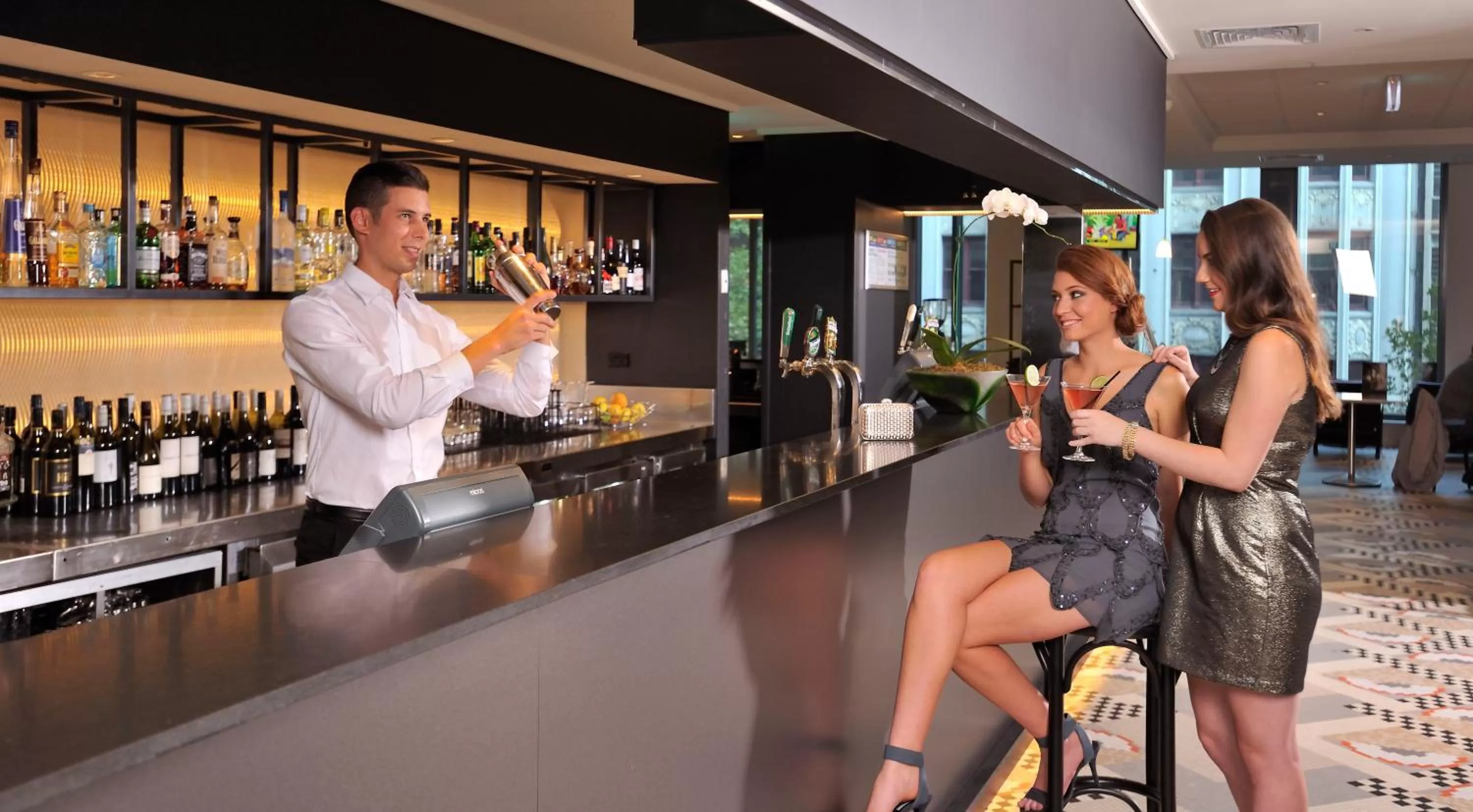 Lounge or bar in Novotel Melbourne On Collins