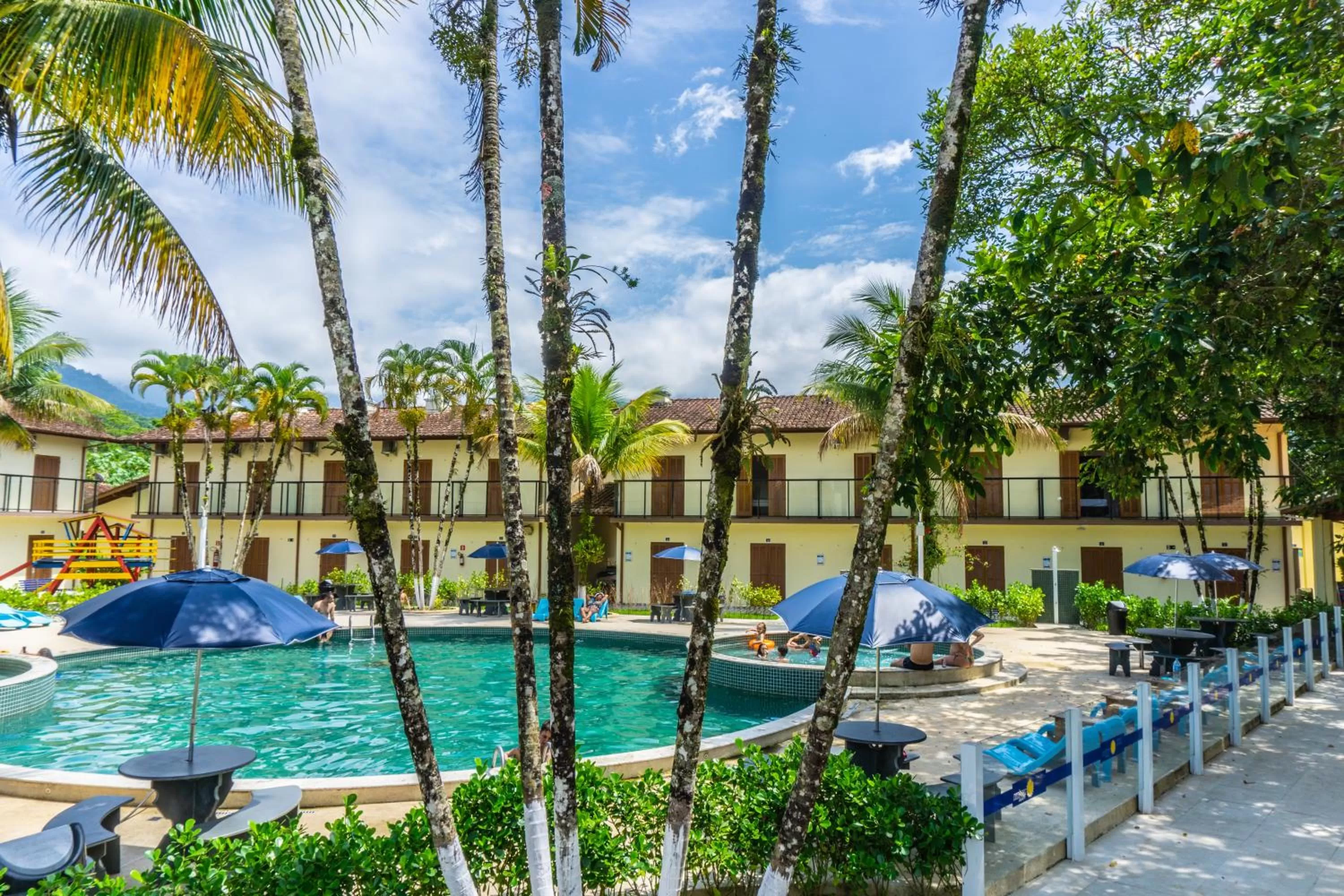 Garden, Swimming Pool in Pousada Ilha Vitoria