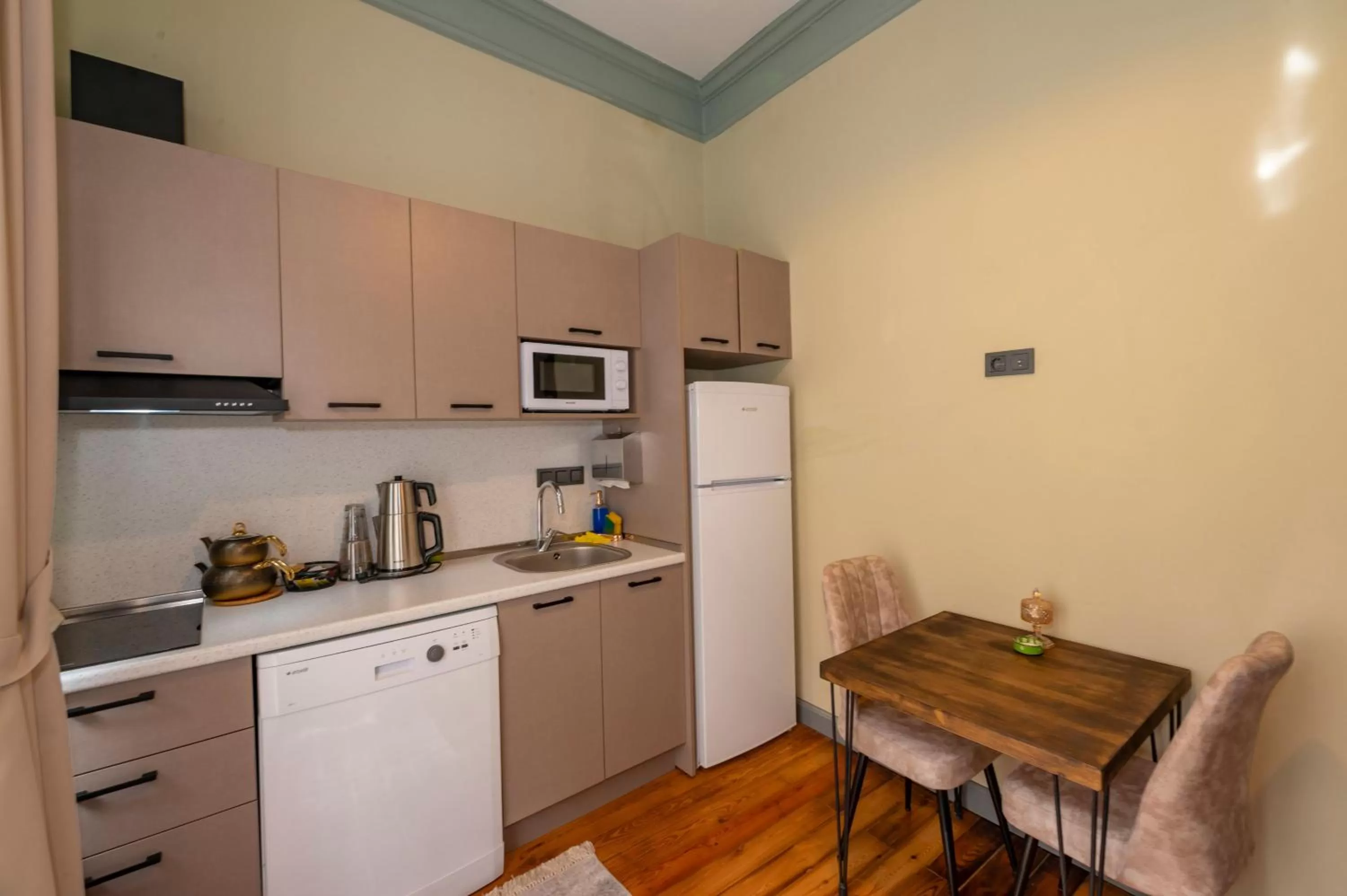 Coffee/tea facilities in O'Pera Okanlı Suites