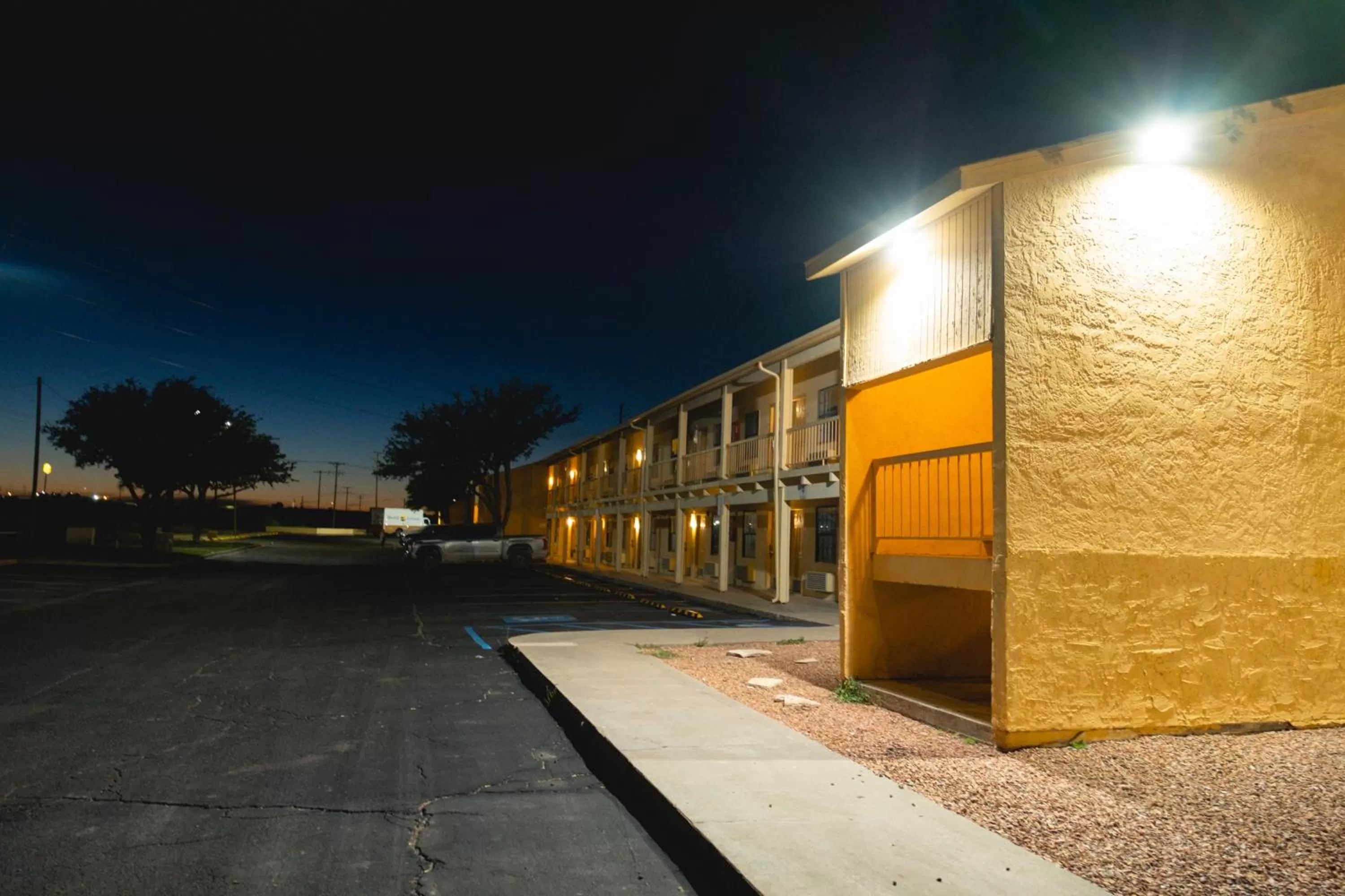 Property Building in BAYMONT BY WYNDHAM