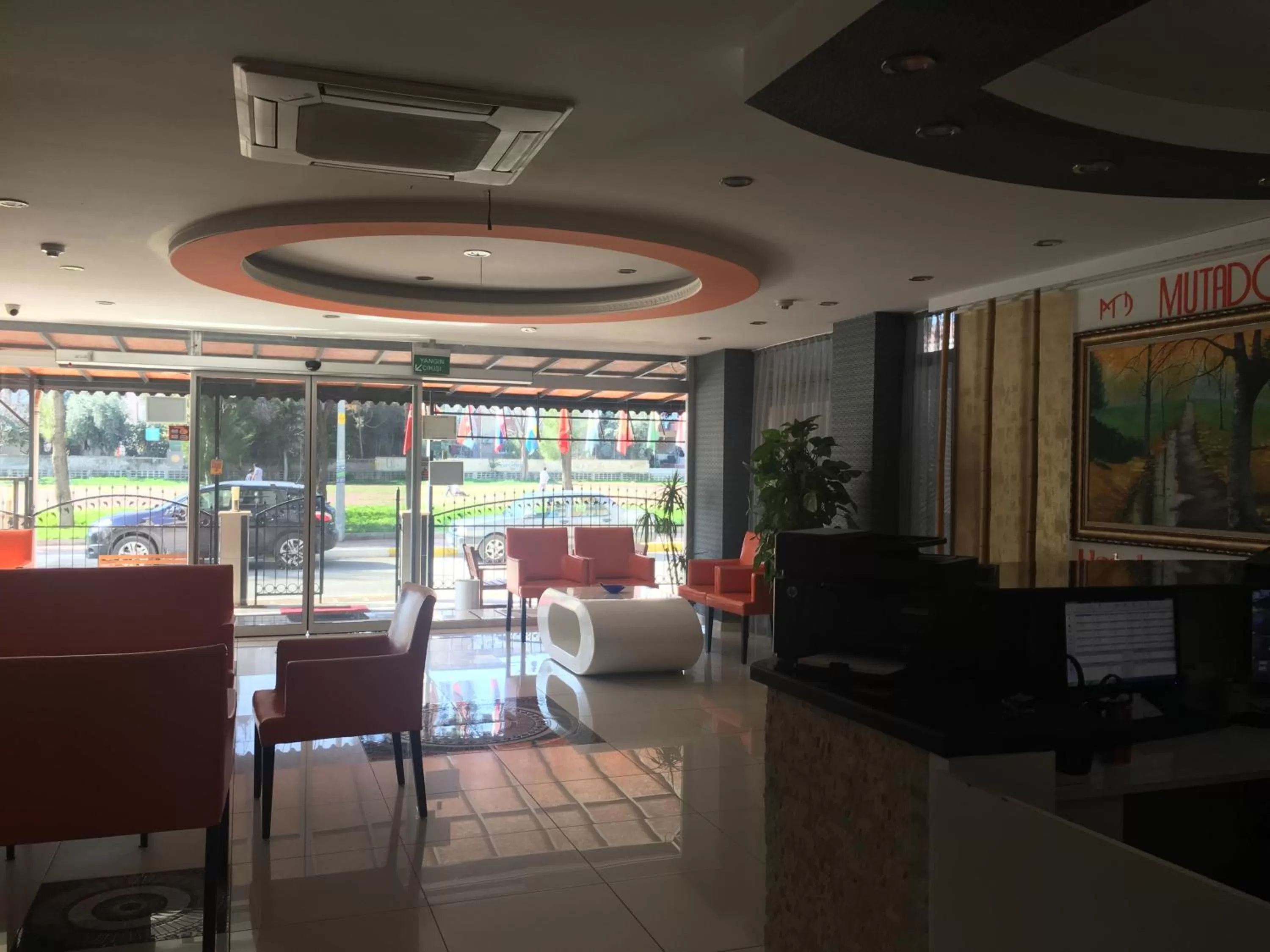 Lobby or reception, Restaurant/Places to Eat in Mutado Hotel