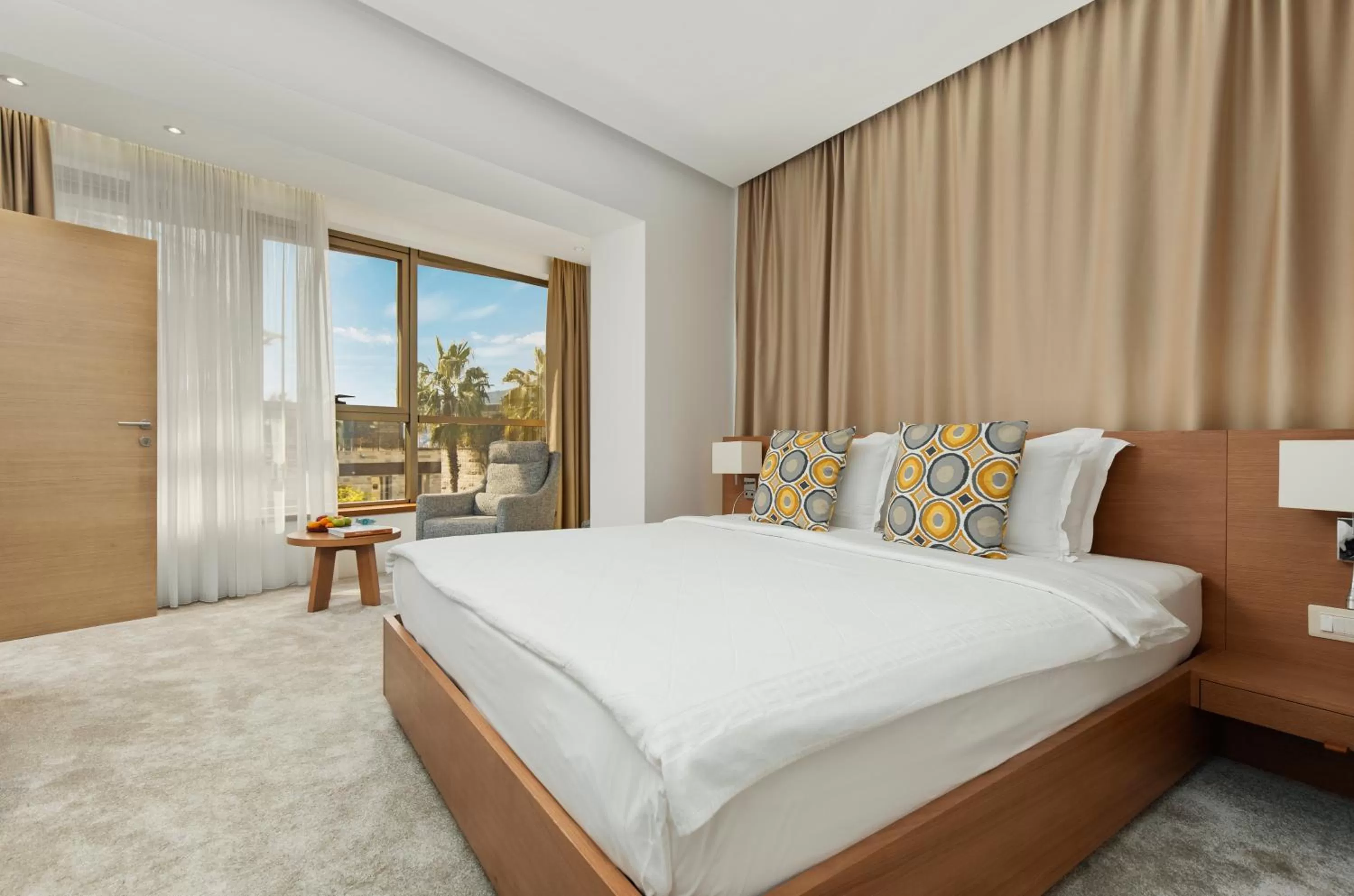 View (from property/room), Bed in Hotel Harmonia by Dukley