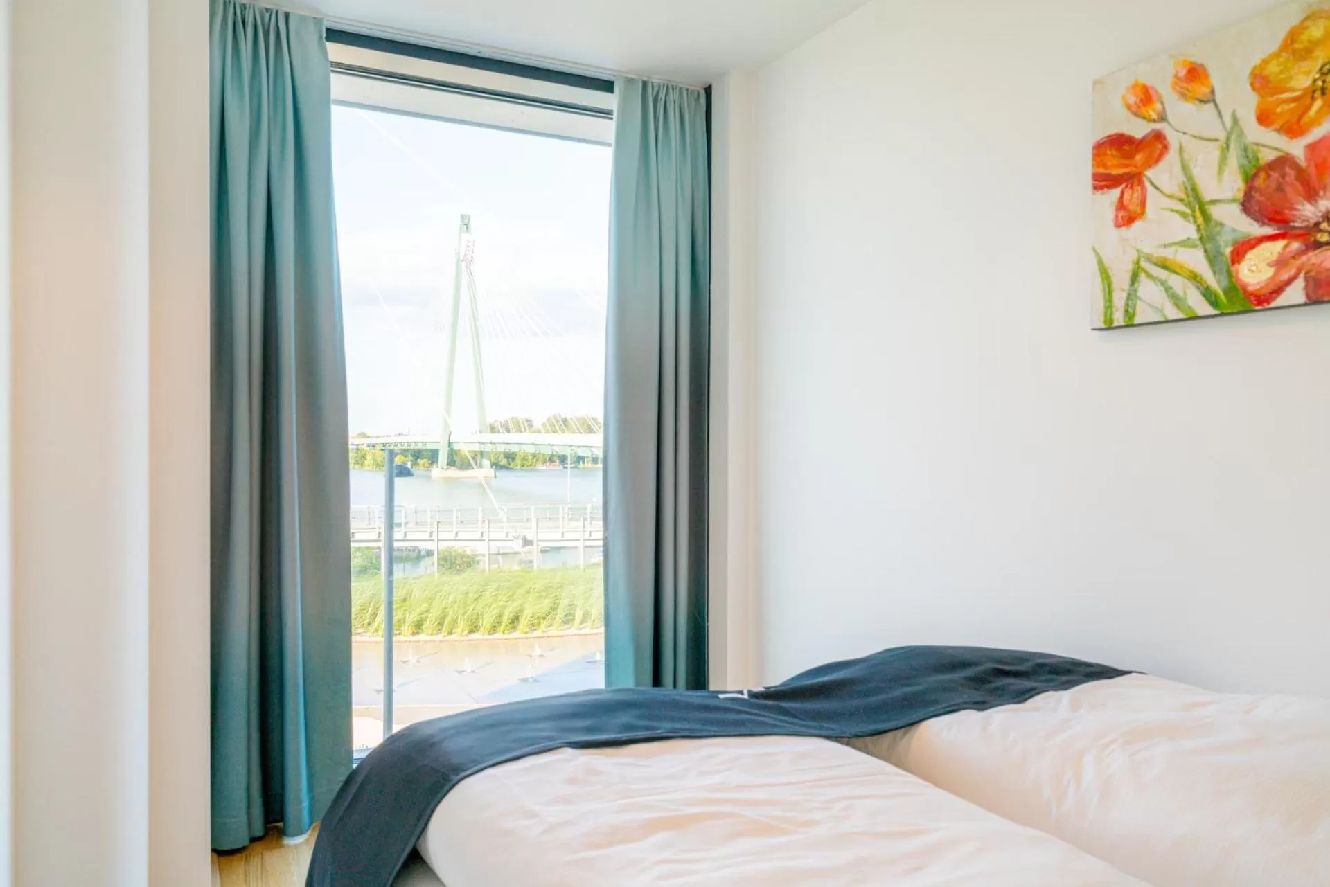 Bed in Vienna Residence, Marina Tower - Danube