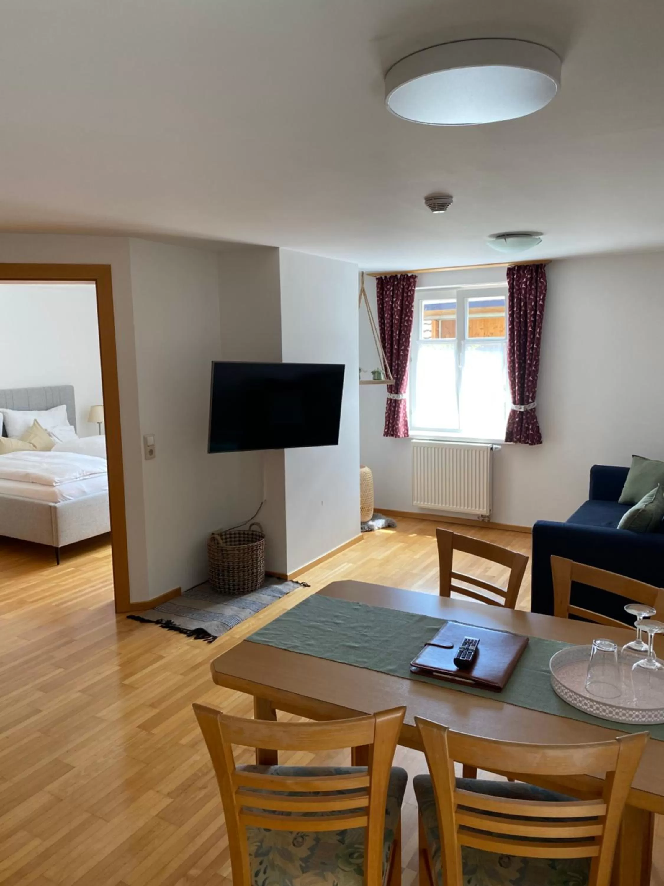 Living room, Bed in Gasthaus Rössle