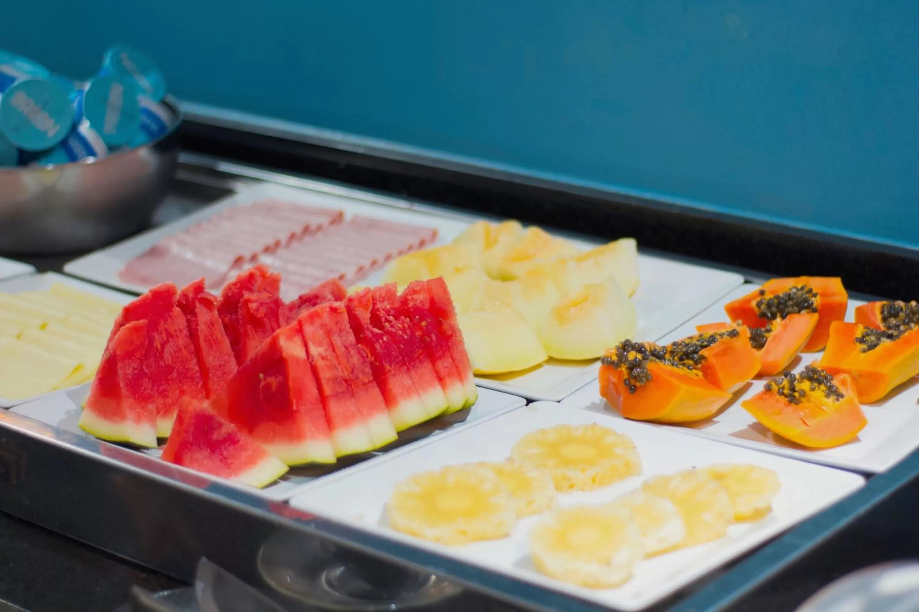 Continental breakfast in Íbis Styles Itaúna