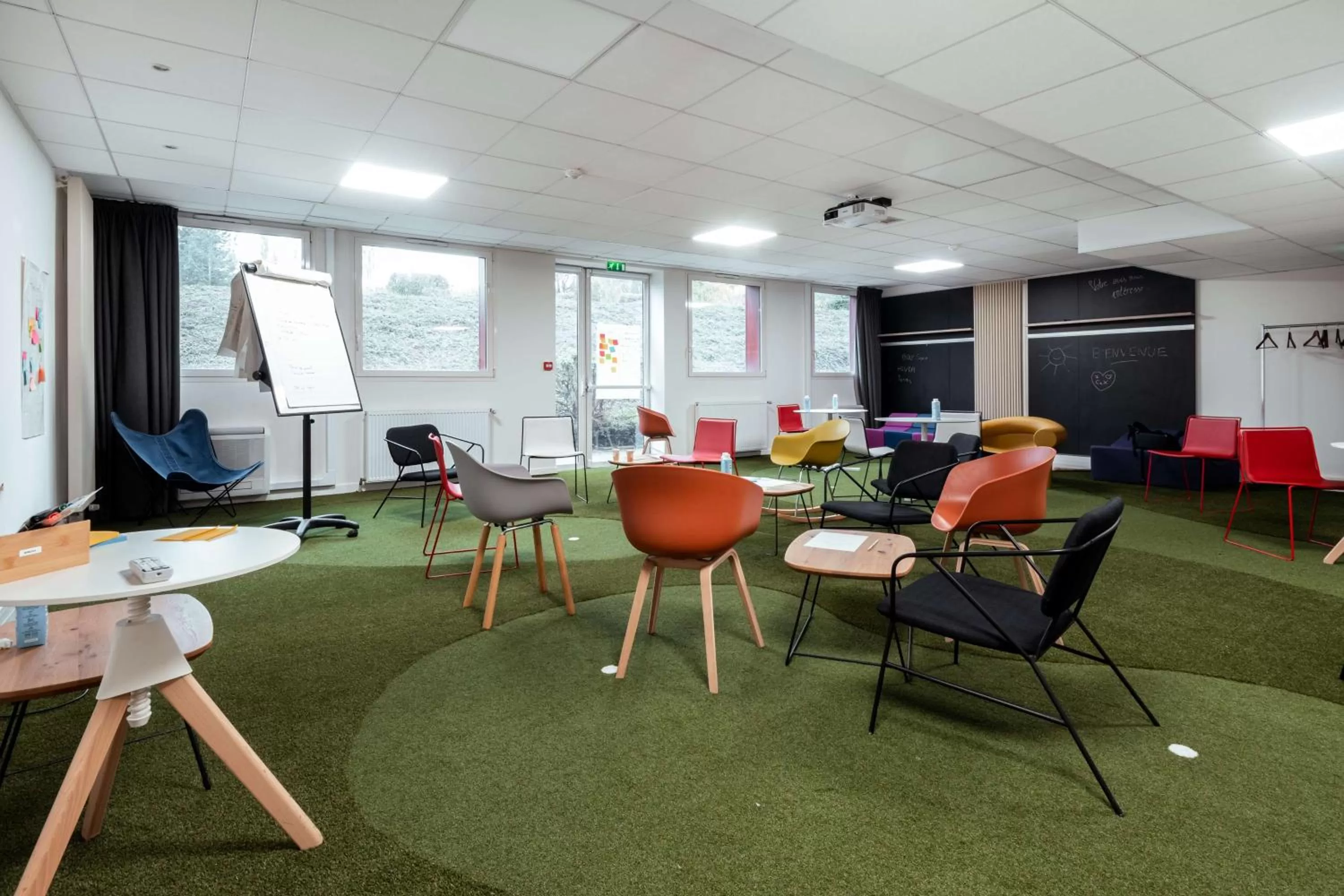 Meeting/conference room in Best Western Plus l'Orée Paris Sud