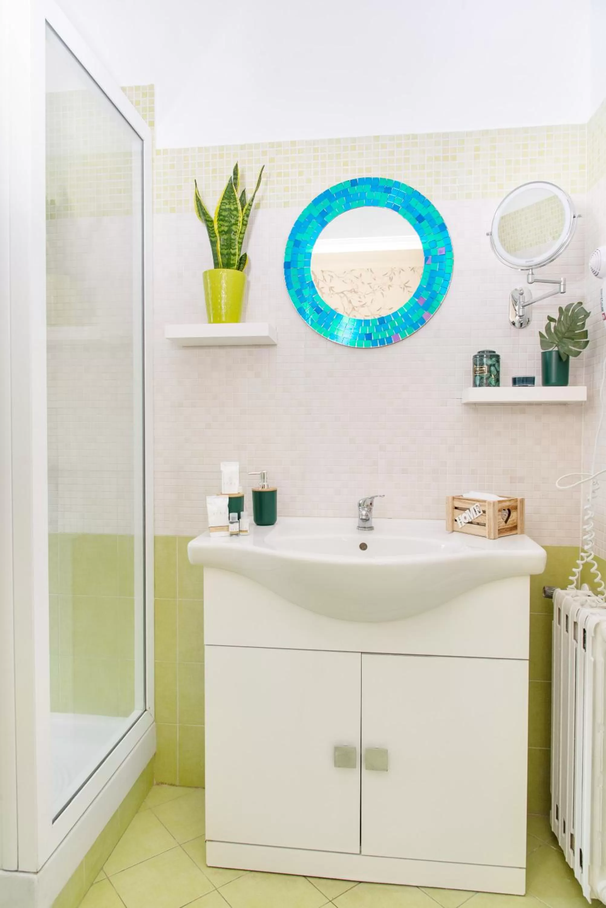 Bathroom in Stanza Tasso - De Vivo Realty Sorrento