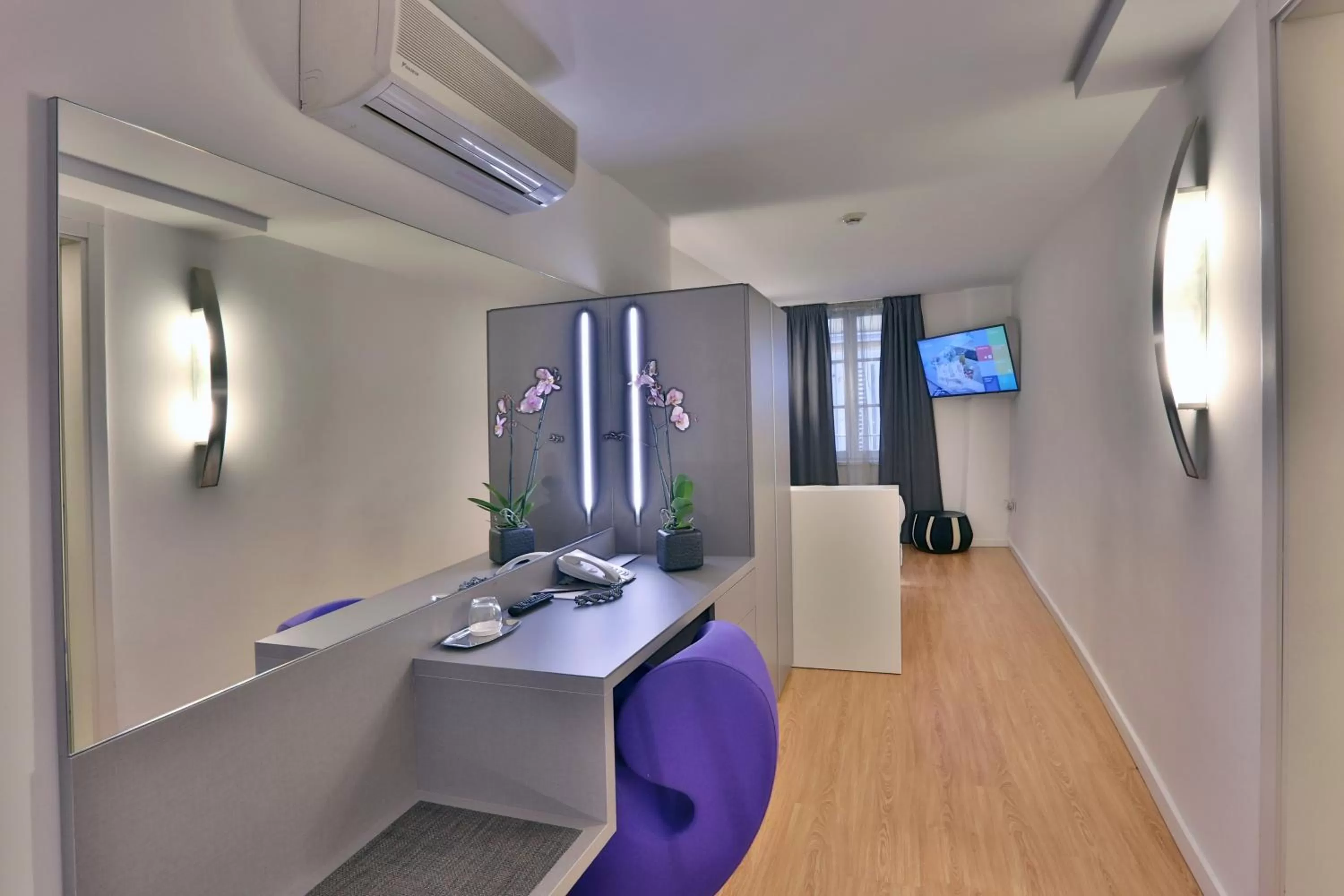 Photo of the whole room in Urban Hotel Design