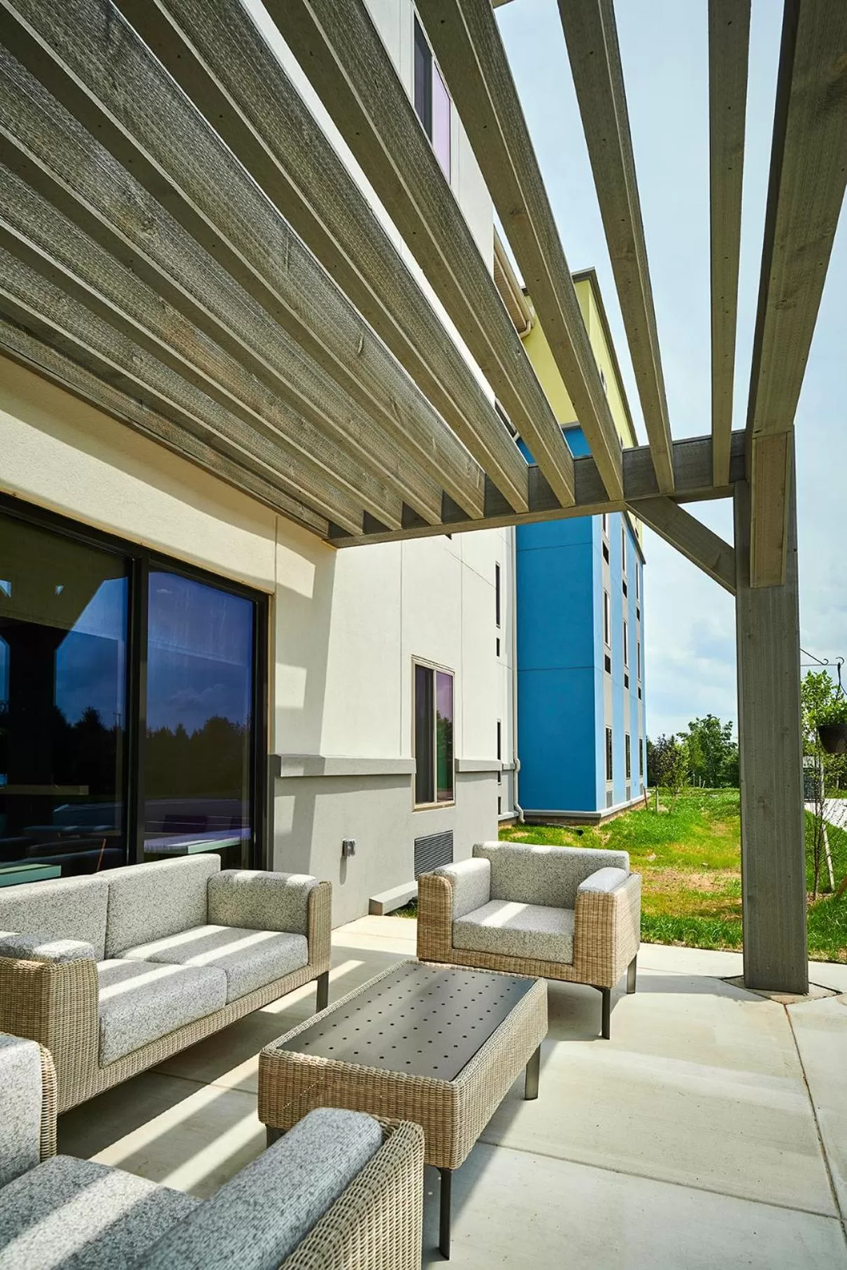 Patio in MainStay Suites Carlisle - Harrisburg