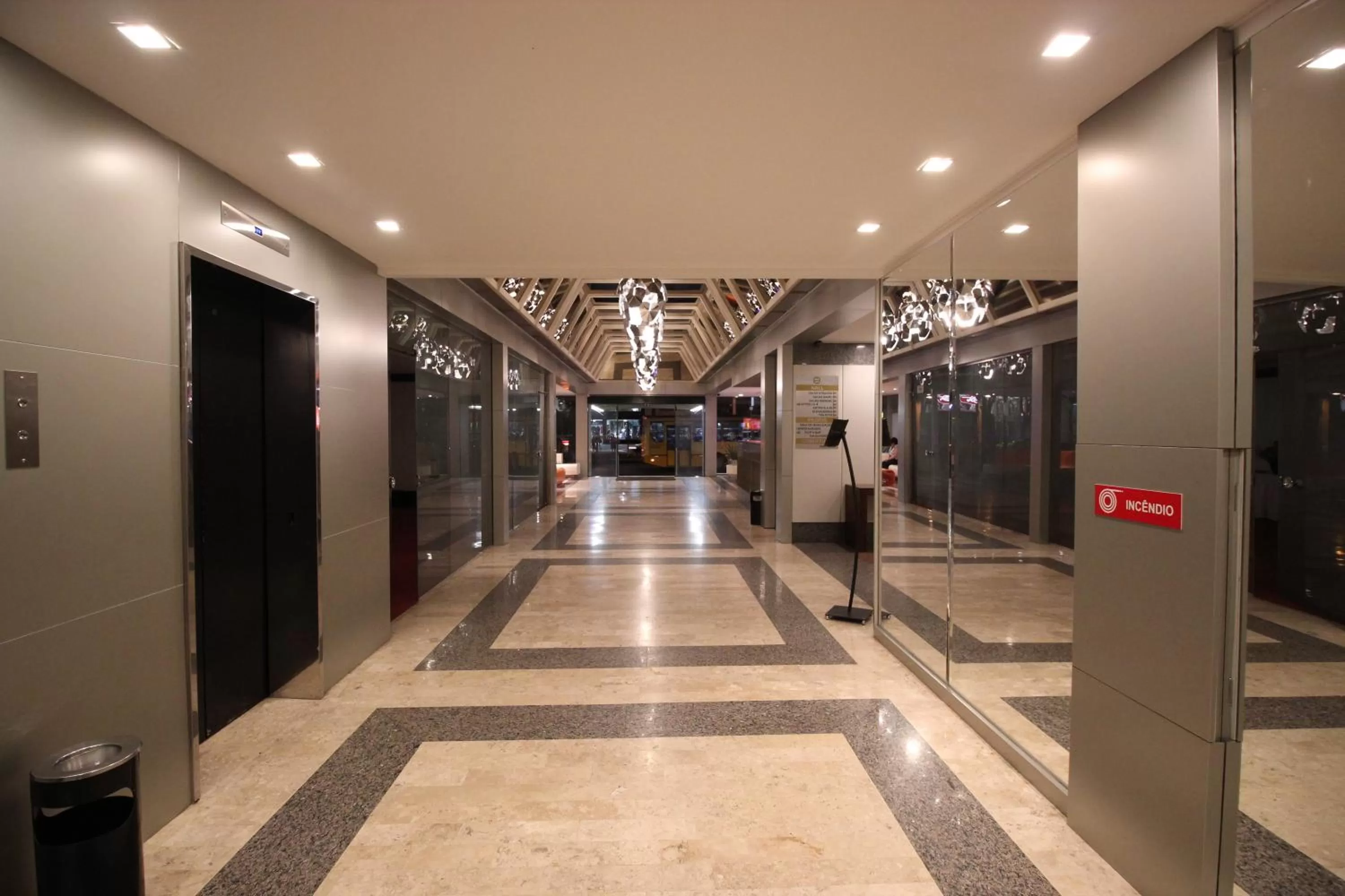 Night in Boulevard Plaza