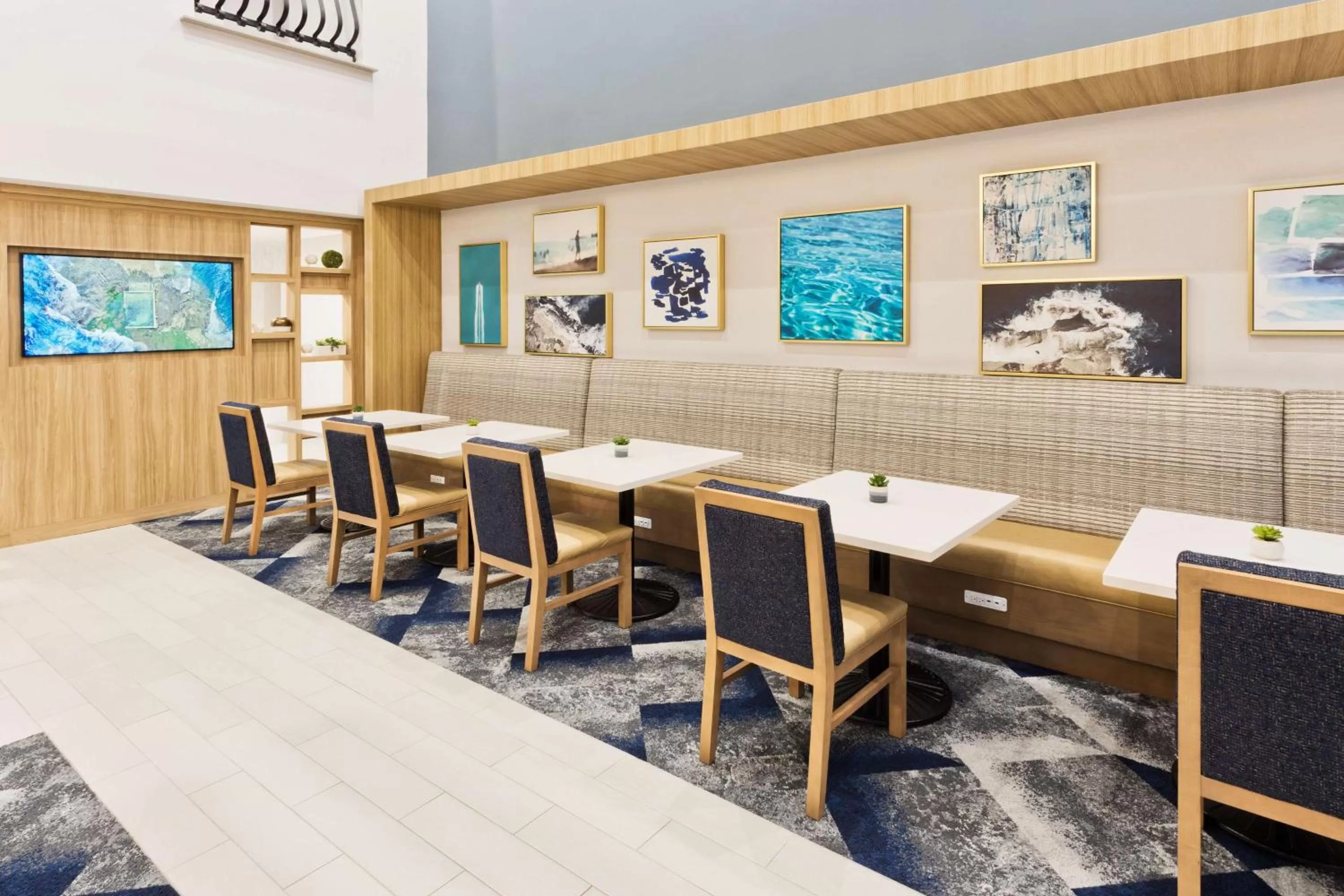 Breakfast in Hampton Inn & Suites Phenix City- Columbus Area