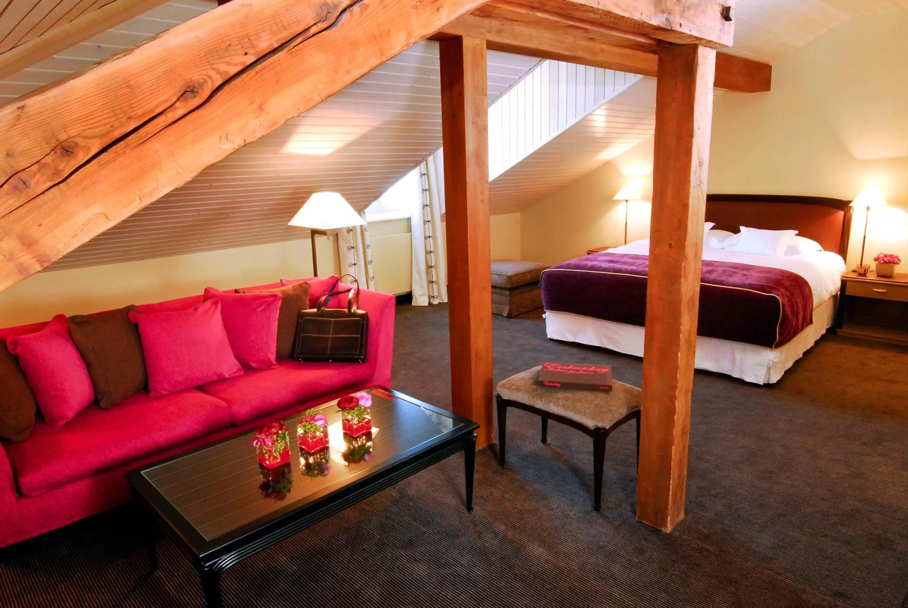 Photo of the whole room, Bed in Hôtel Tiffany by Fassbind