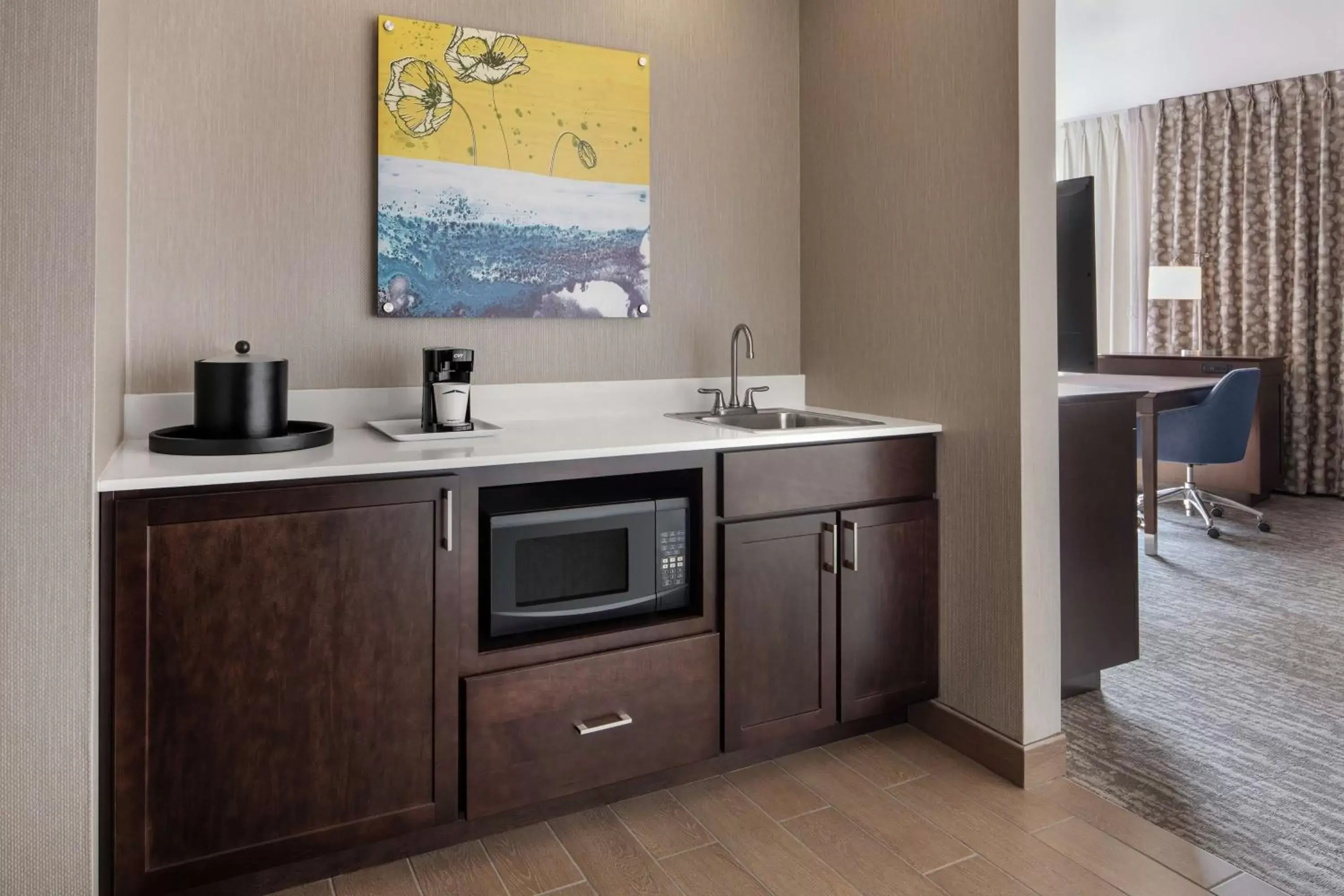 King Studio Suite - Mobility Access/Non-Smoking in Hampton Inn & Suites Teaneck/Glenpointe King Studio Suite - Mobility Access/Non-Smoking in Hampton Inn & Suites Teaneck/Glenpointe