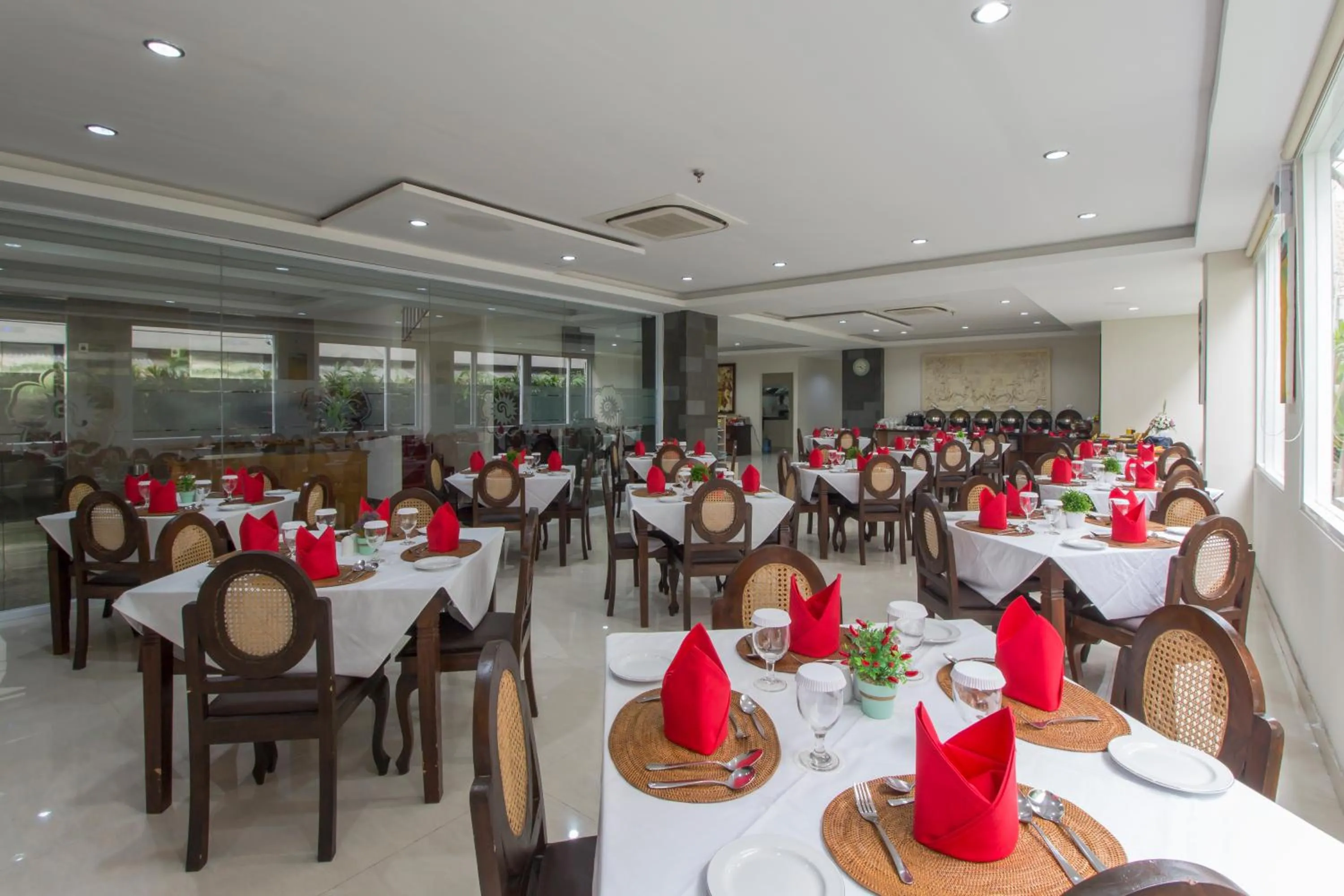 Restaurant/places to eat in Grand Puri Saron Hotel Yogyakarta