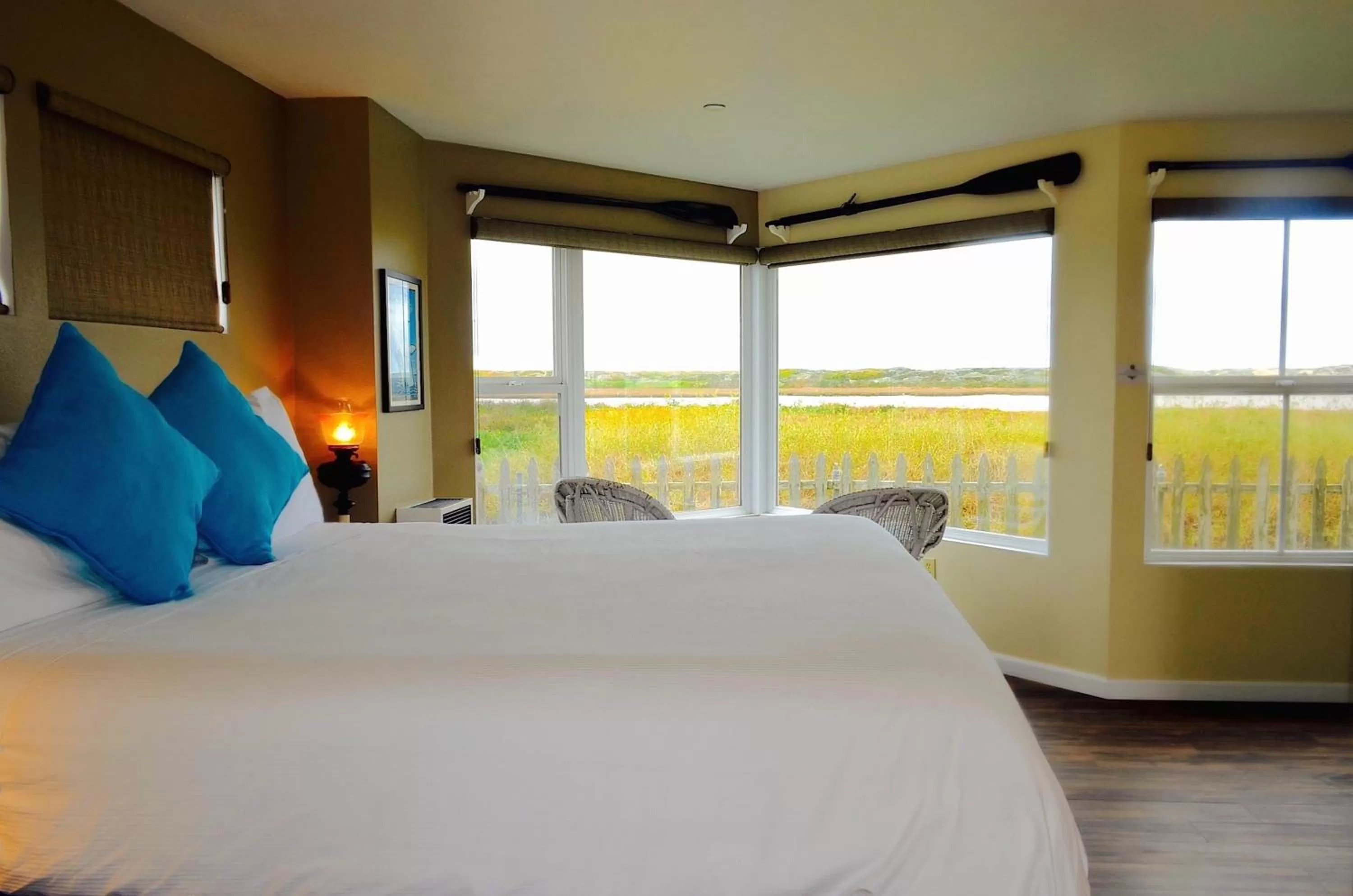 Shower, Bed in Captain's Inn at Moss Landing