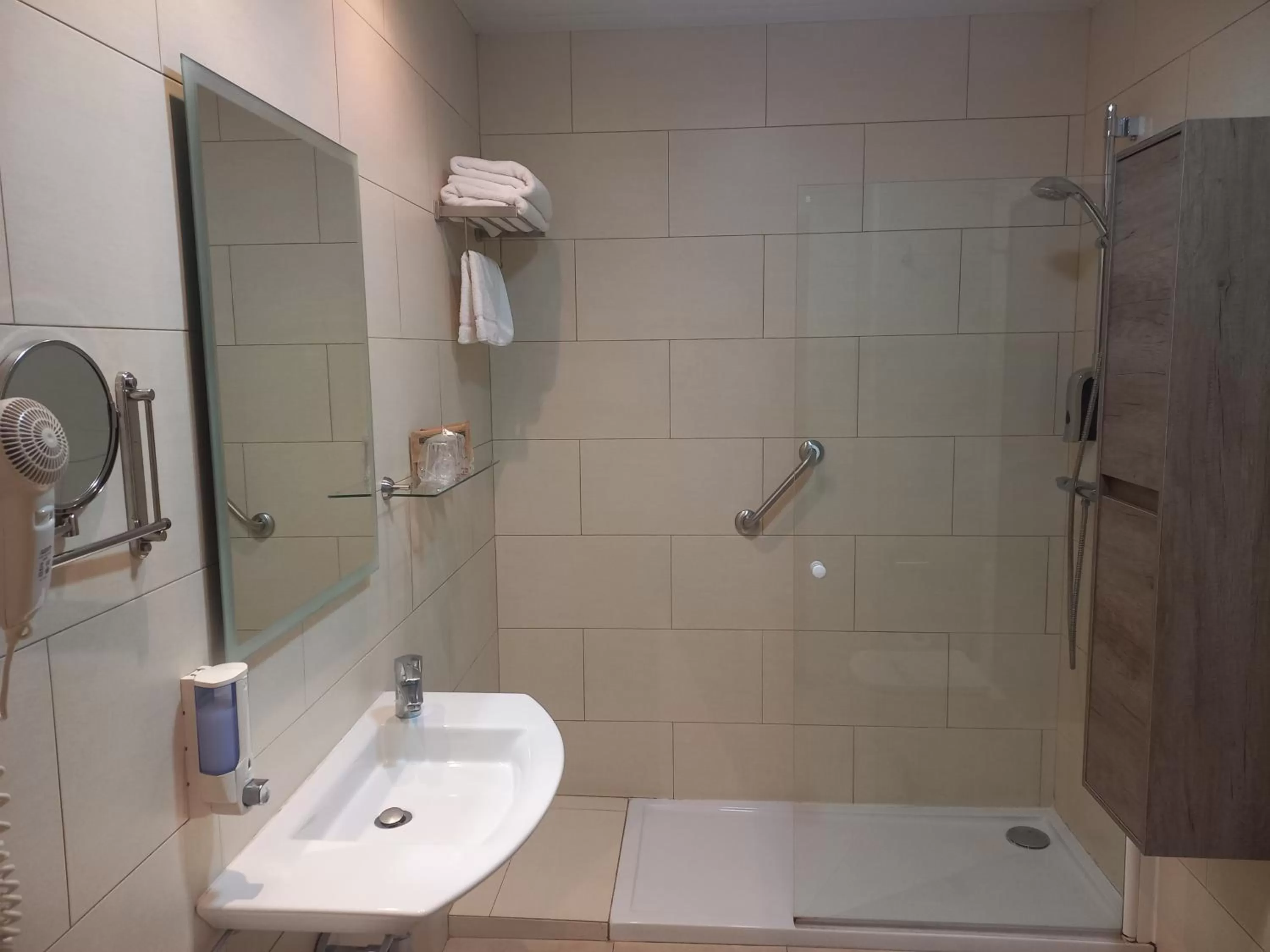 Bathroom in Hotel 1948 Manresa