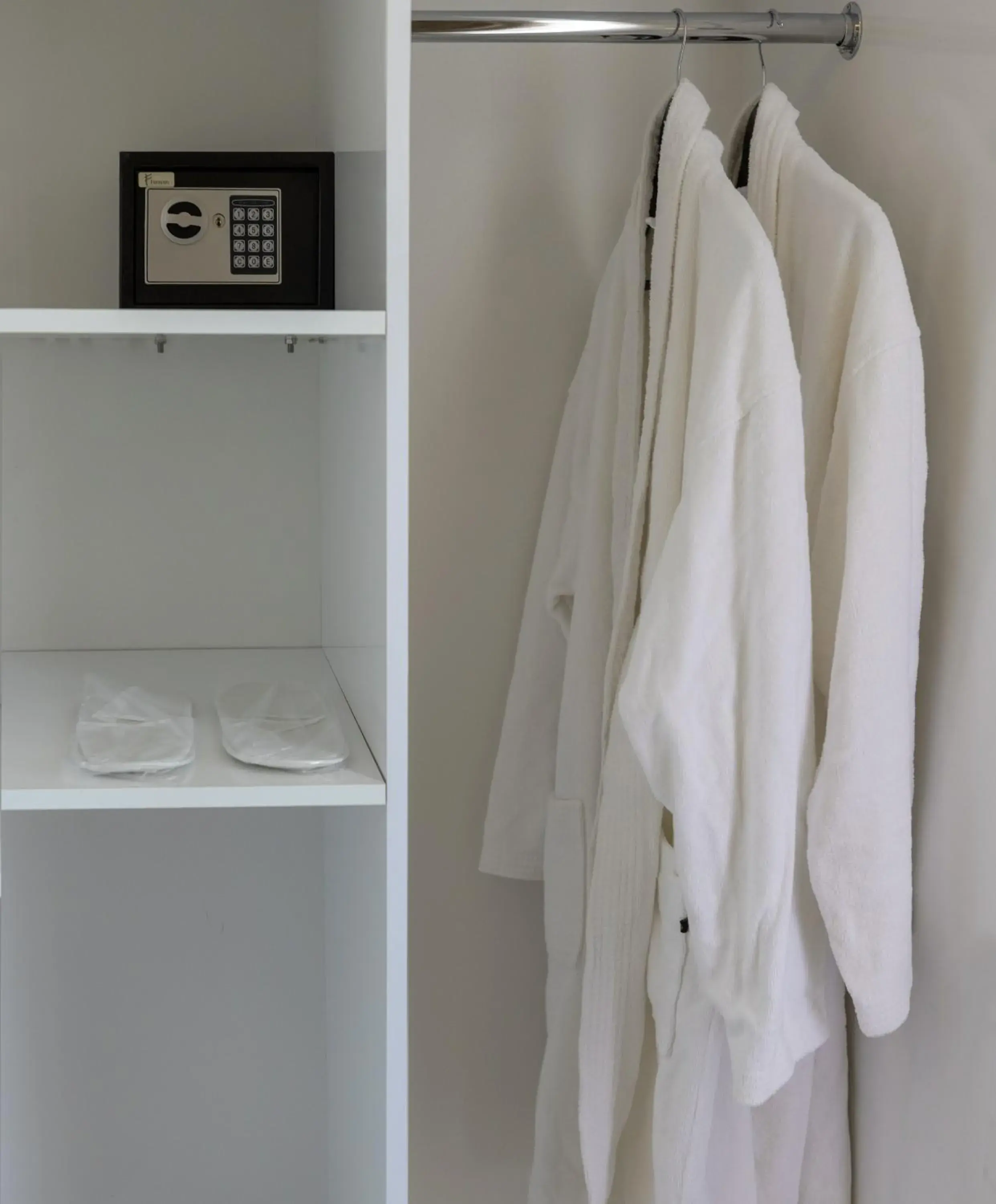 Classic Triple Room - single occupancy in Hotel Grand Palace Classic Triple Room - single occupancy in Hotel Grand Palace