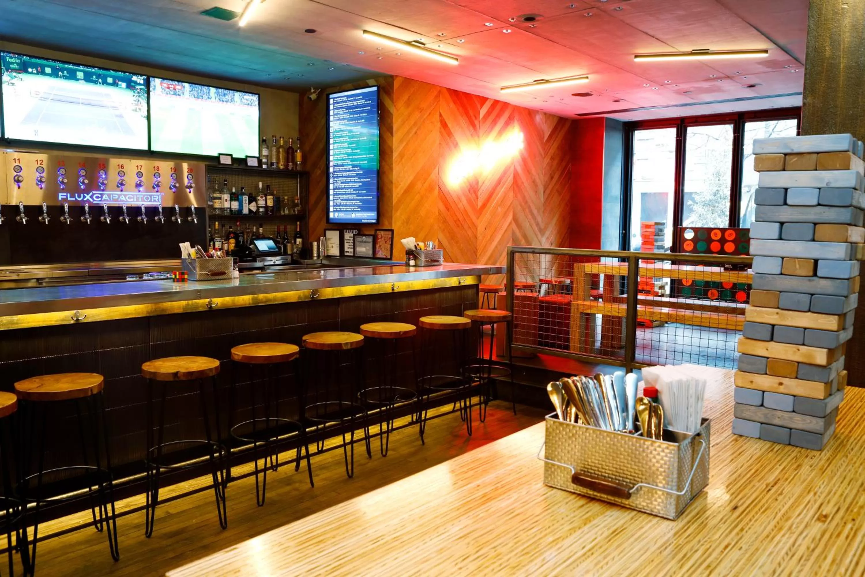 Restaurant/places to eat in Pod 51