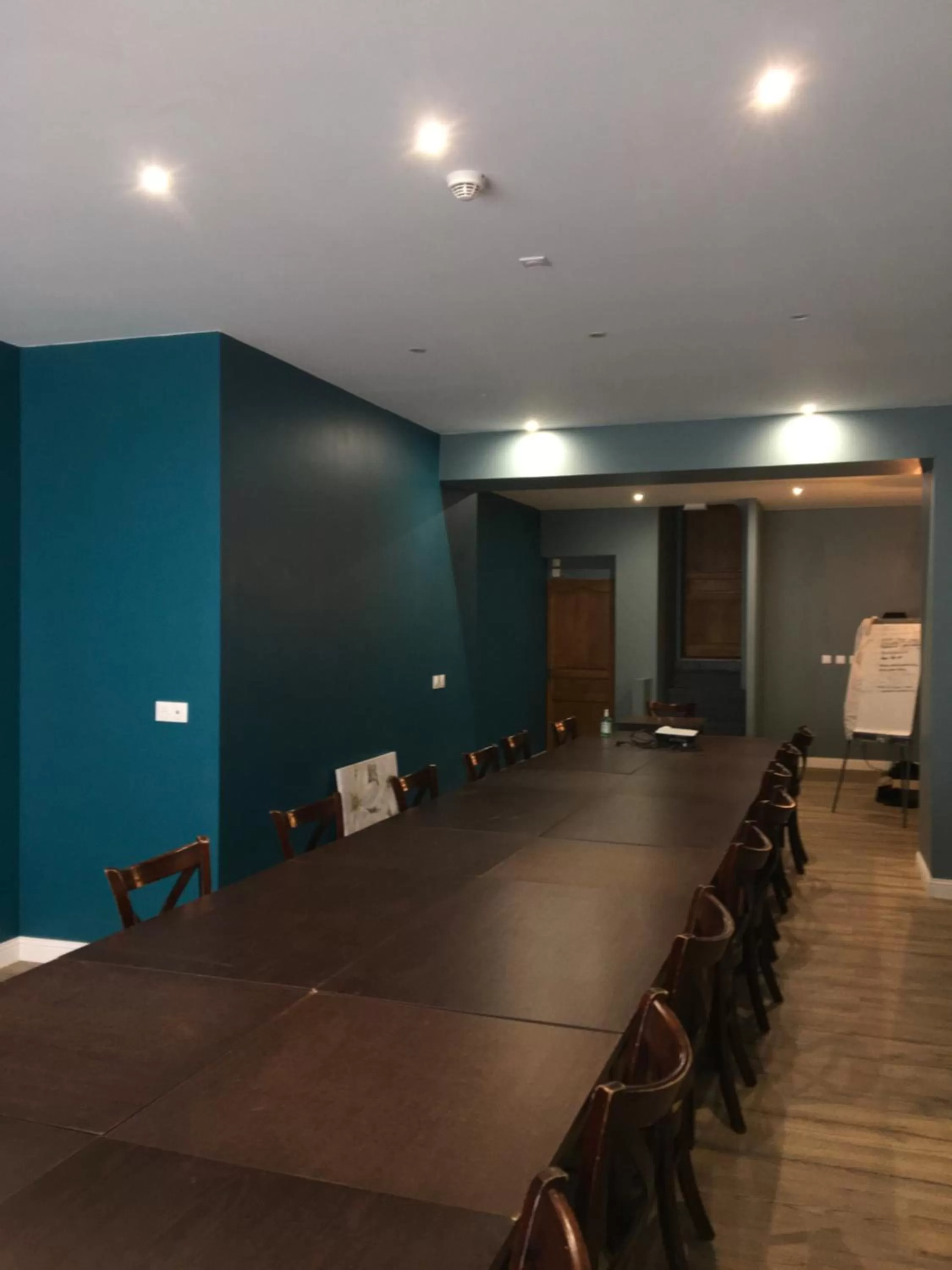 Meeting/conference room in Hôtel & Appartements Le Florence