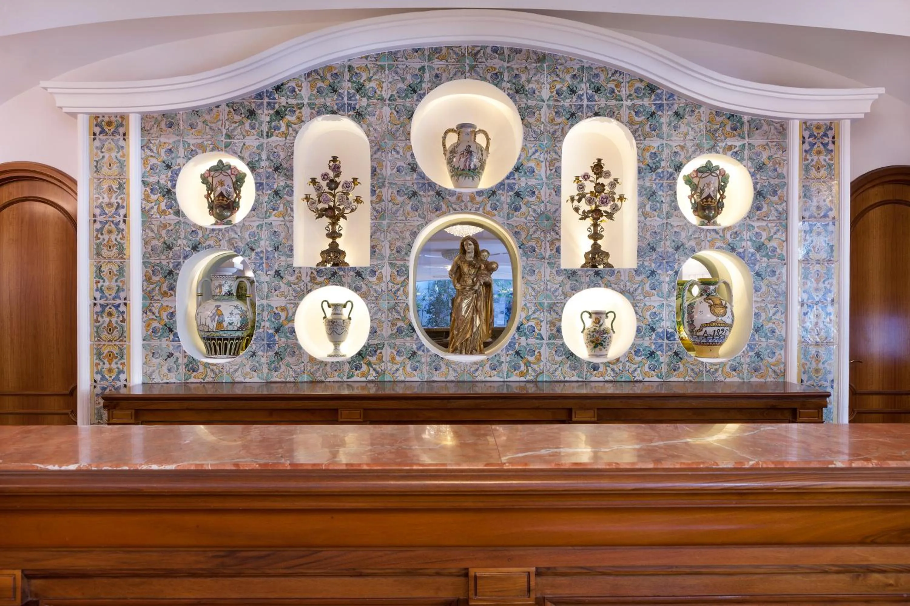 Decorative detail in Grand Hotel La Favorita