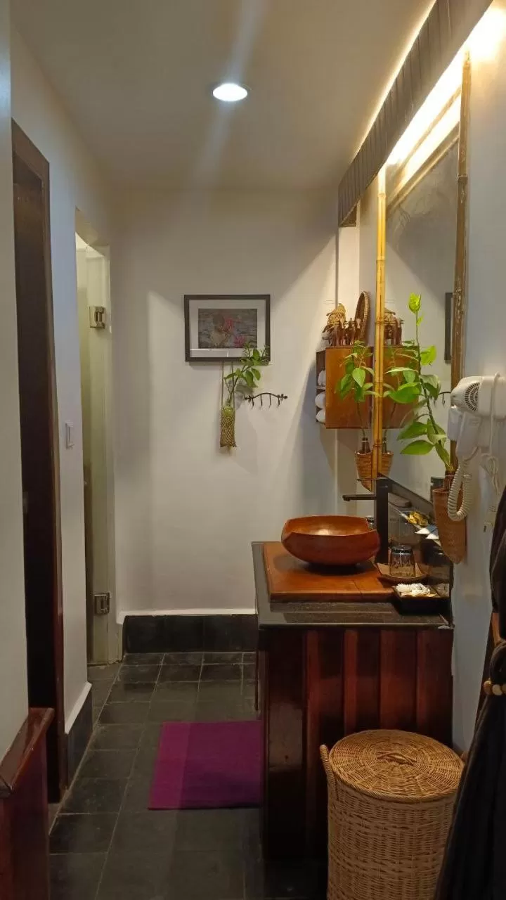 Bathroom in Maison Model d'Angkor