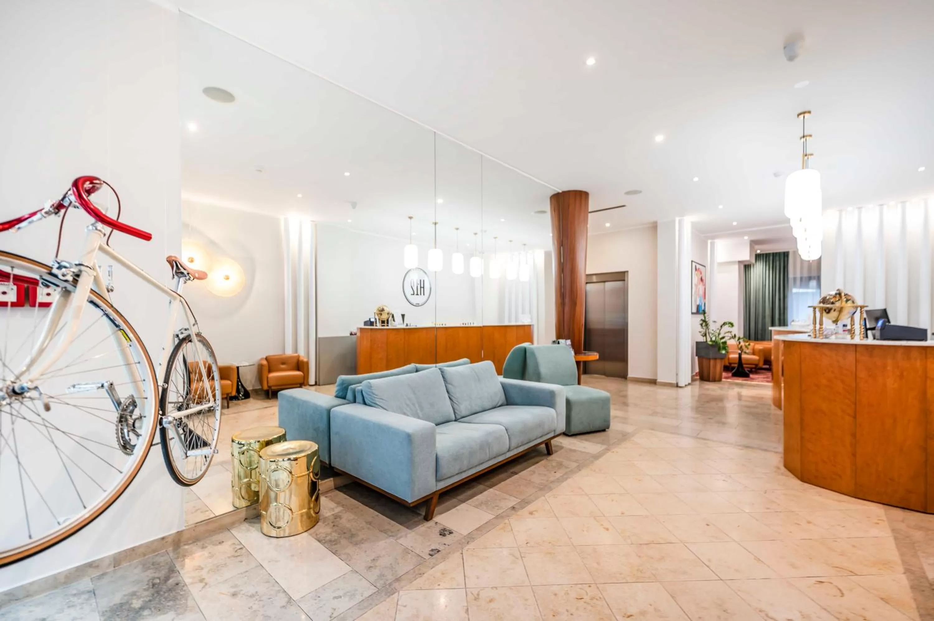 Lobby or reception in Hotel H12****