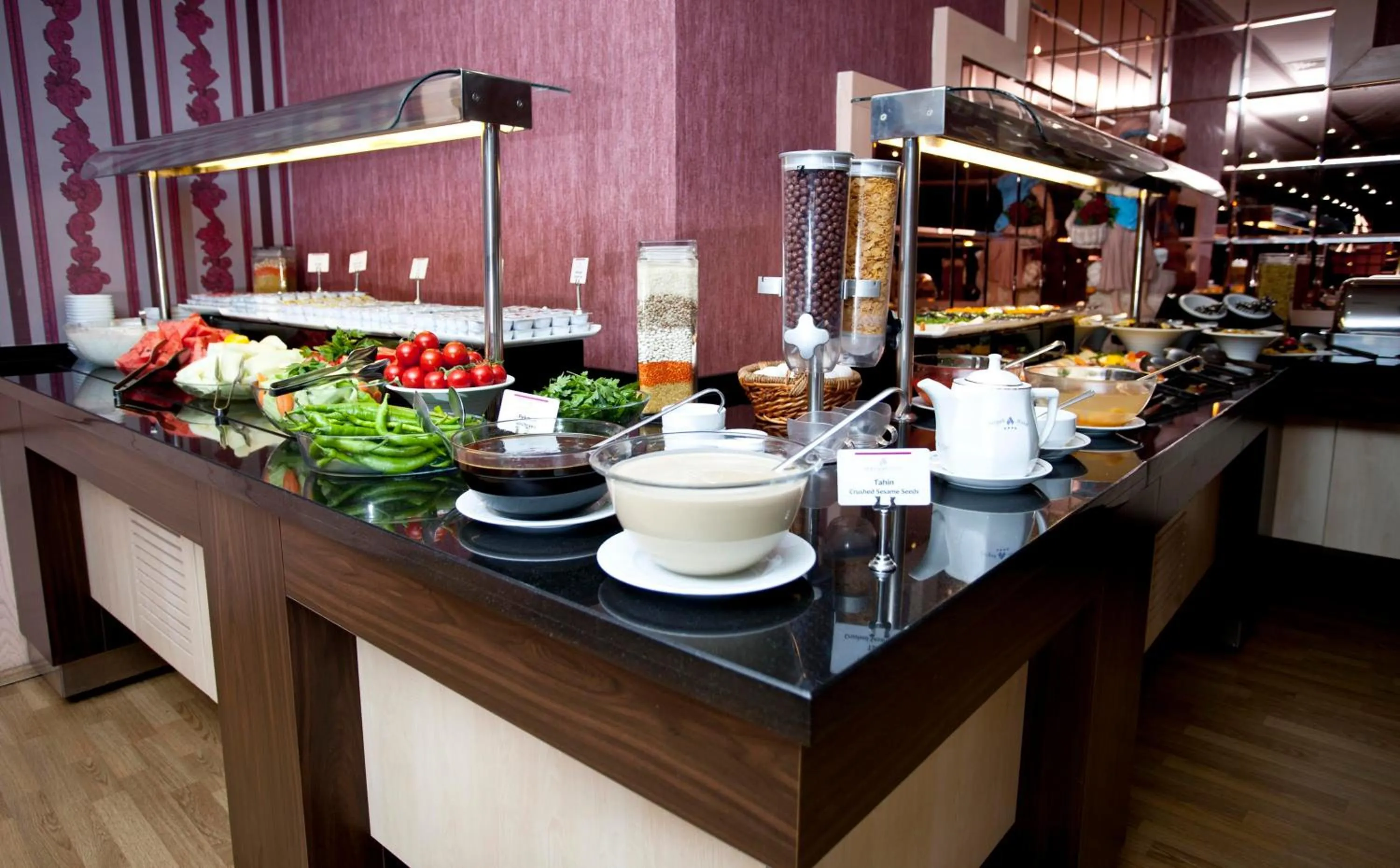 Restaurant/places to eat in Sergah Hotel