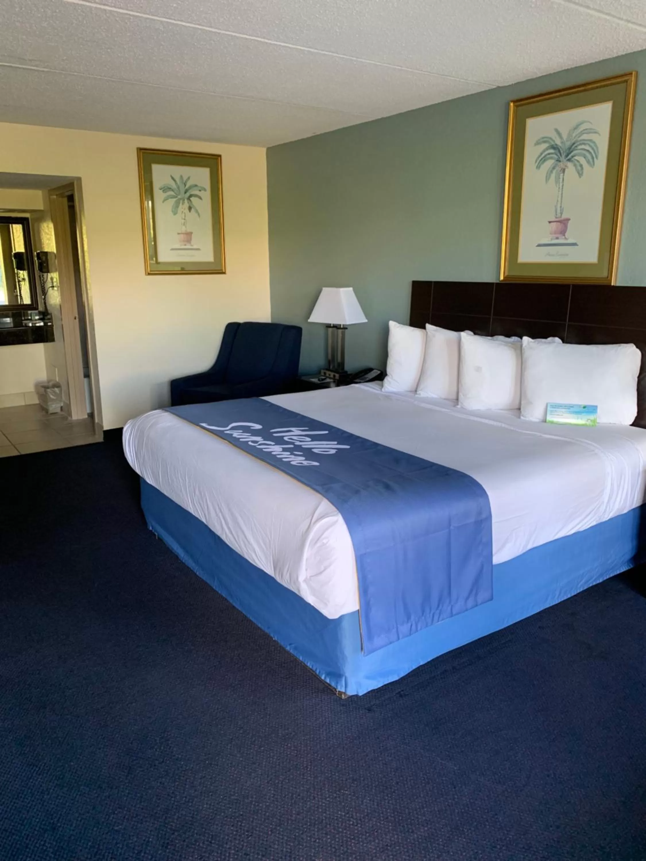 Bed in Days Inn by Wyndham Orlando Airport Florida Mall
