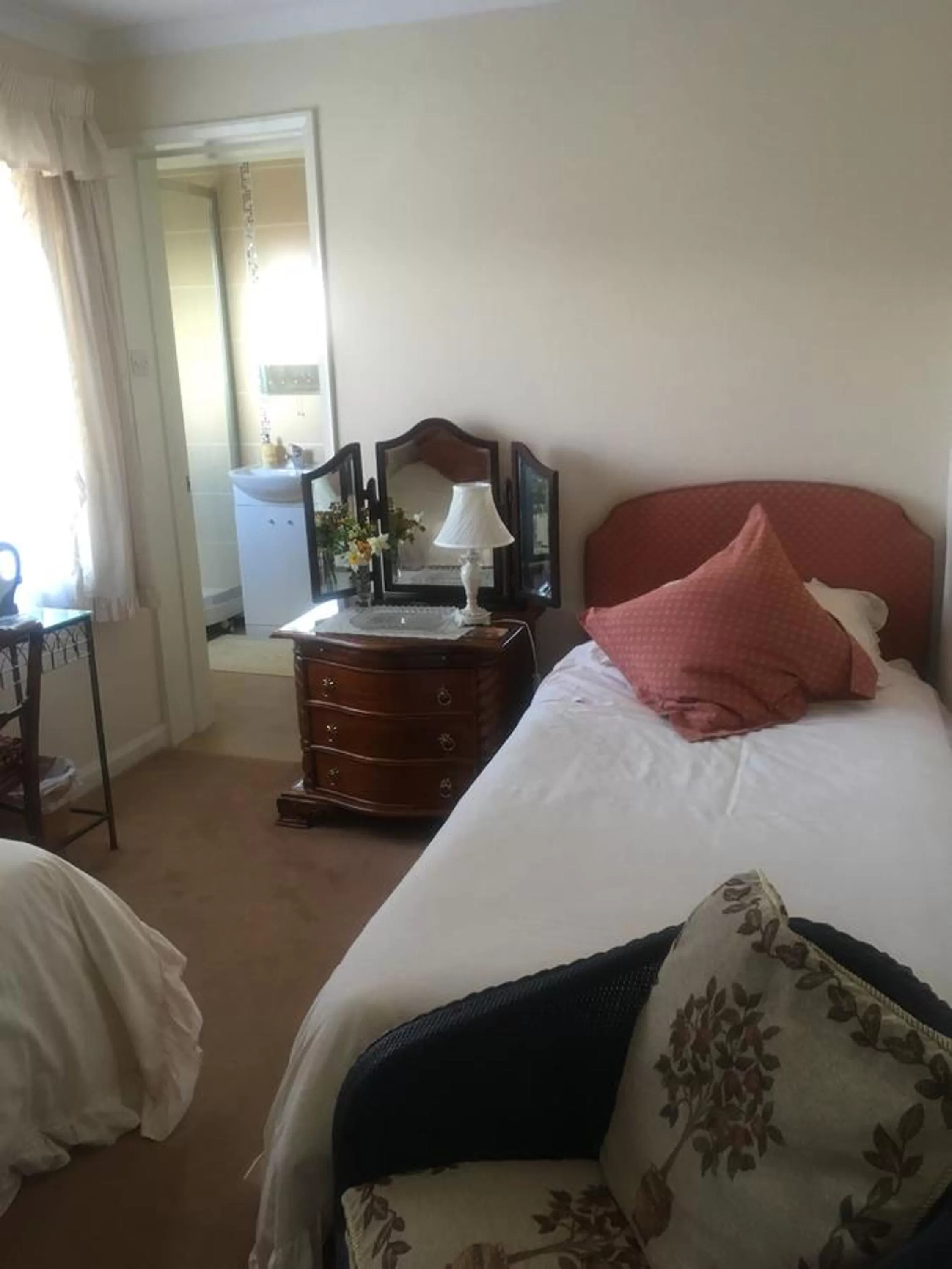 Photo of the whole room, Bed in West Wold Farm House B&B