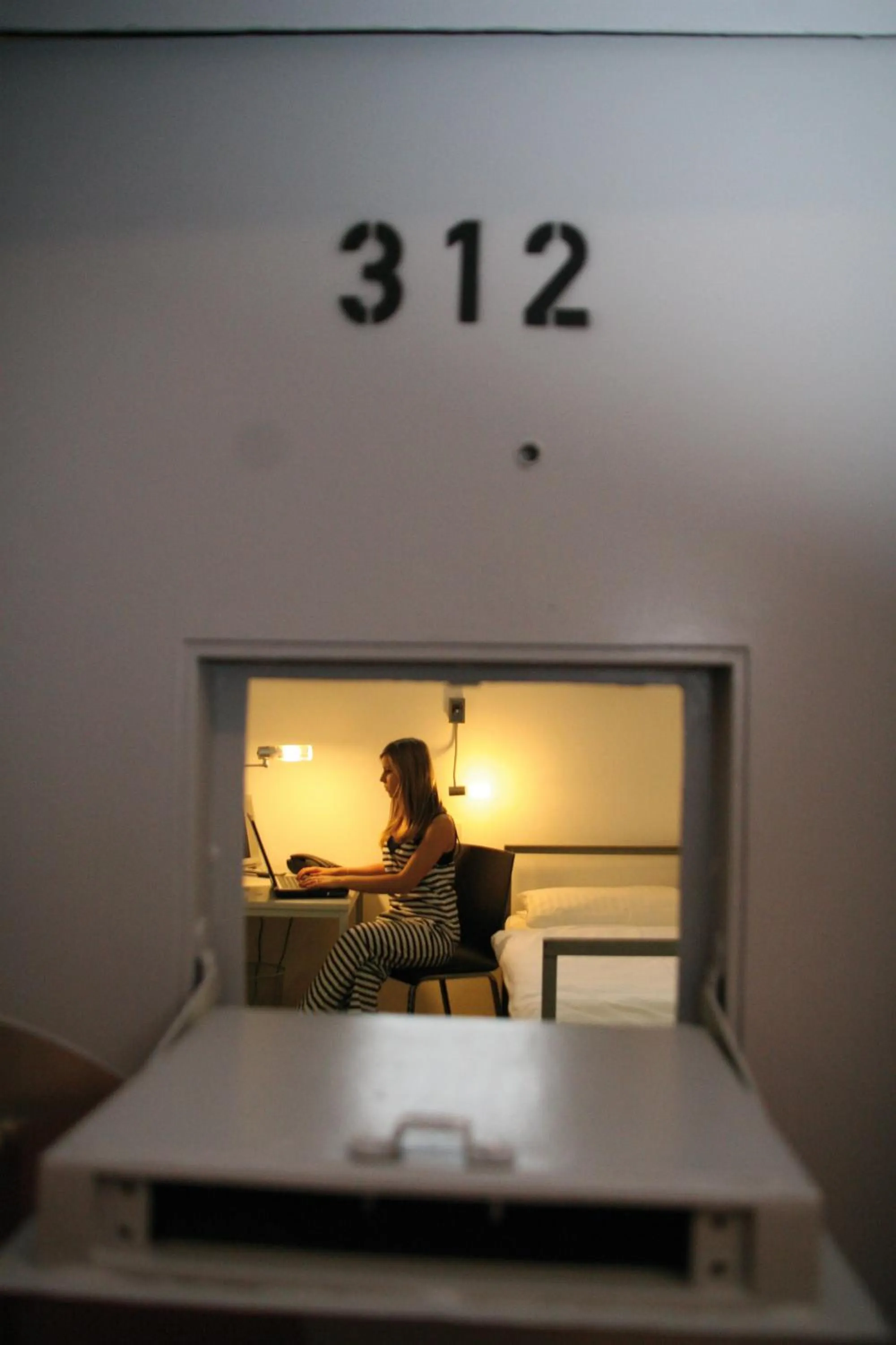 Photo of the whole room in ALCATRAZ Hotel am Japanischen Garten