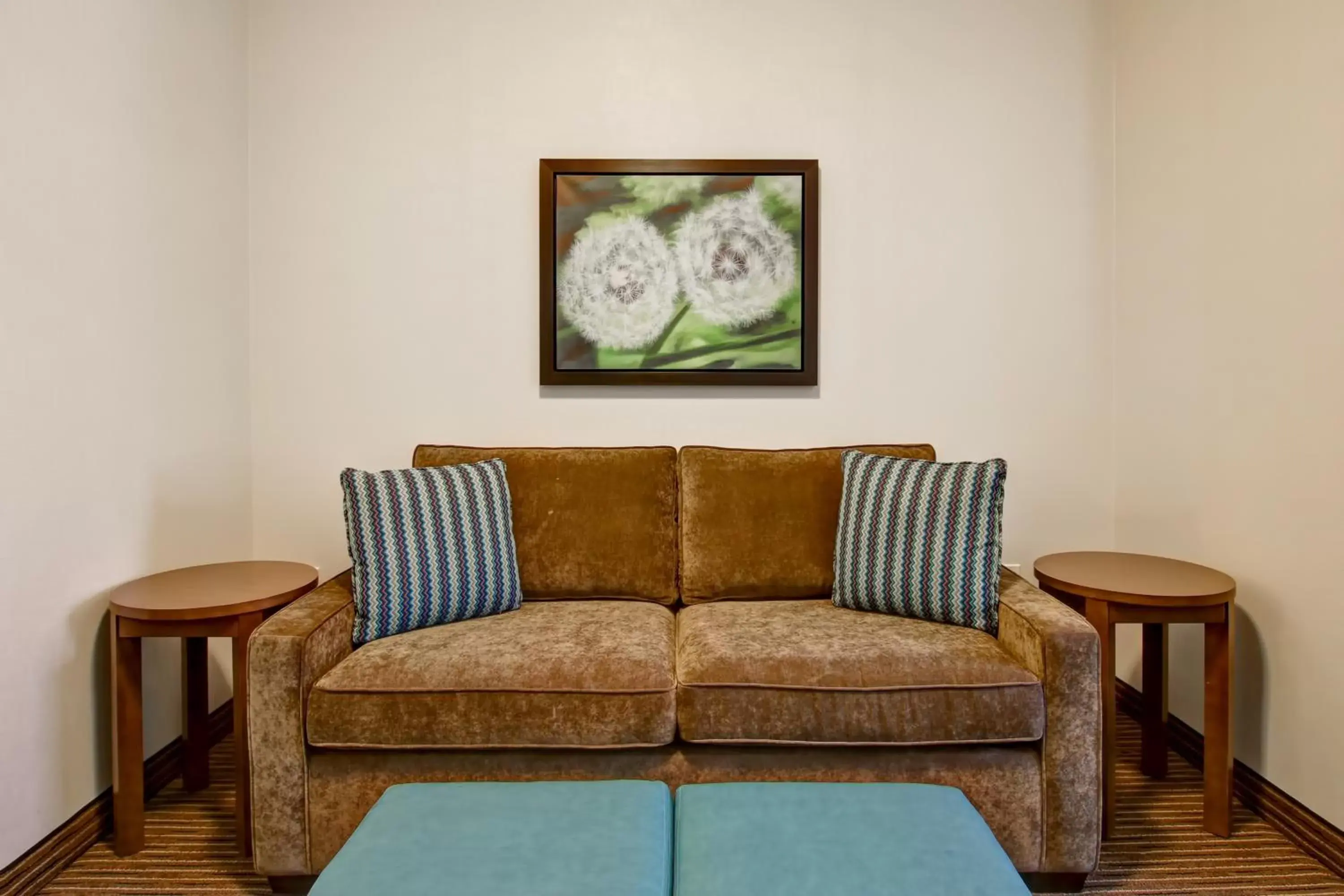 Double Queen Room with Sofa Bed in Canalta Selkirk Double Queen Room with Sofa Bed in Canalta Selkirk