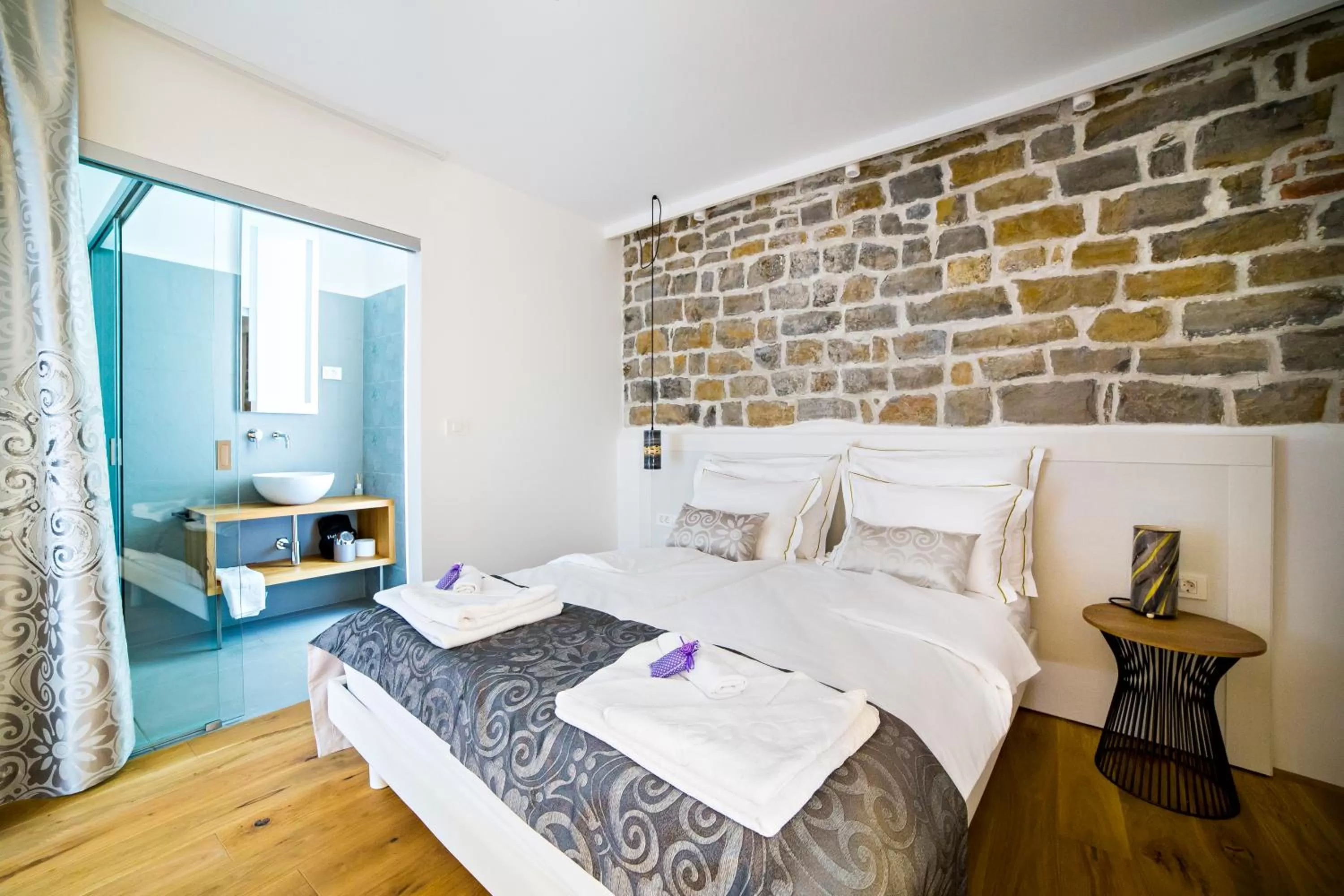 Photo of the whole room, Bed in MEMENTO B&B Piran