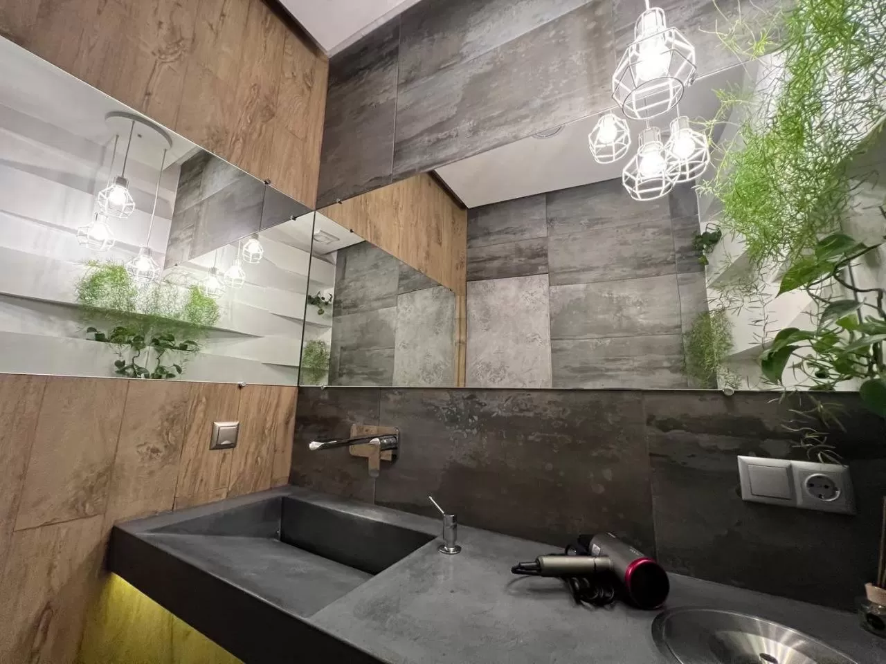 Bathroom in Blum Hotel