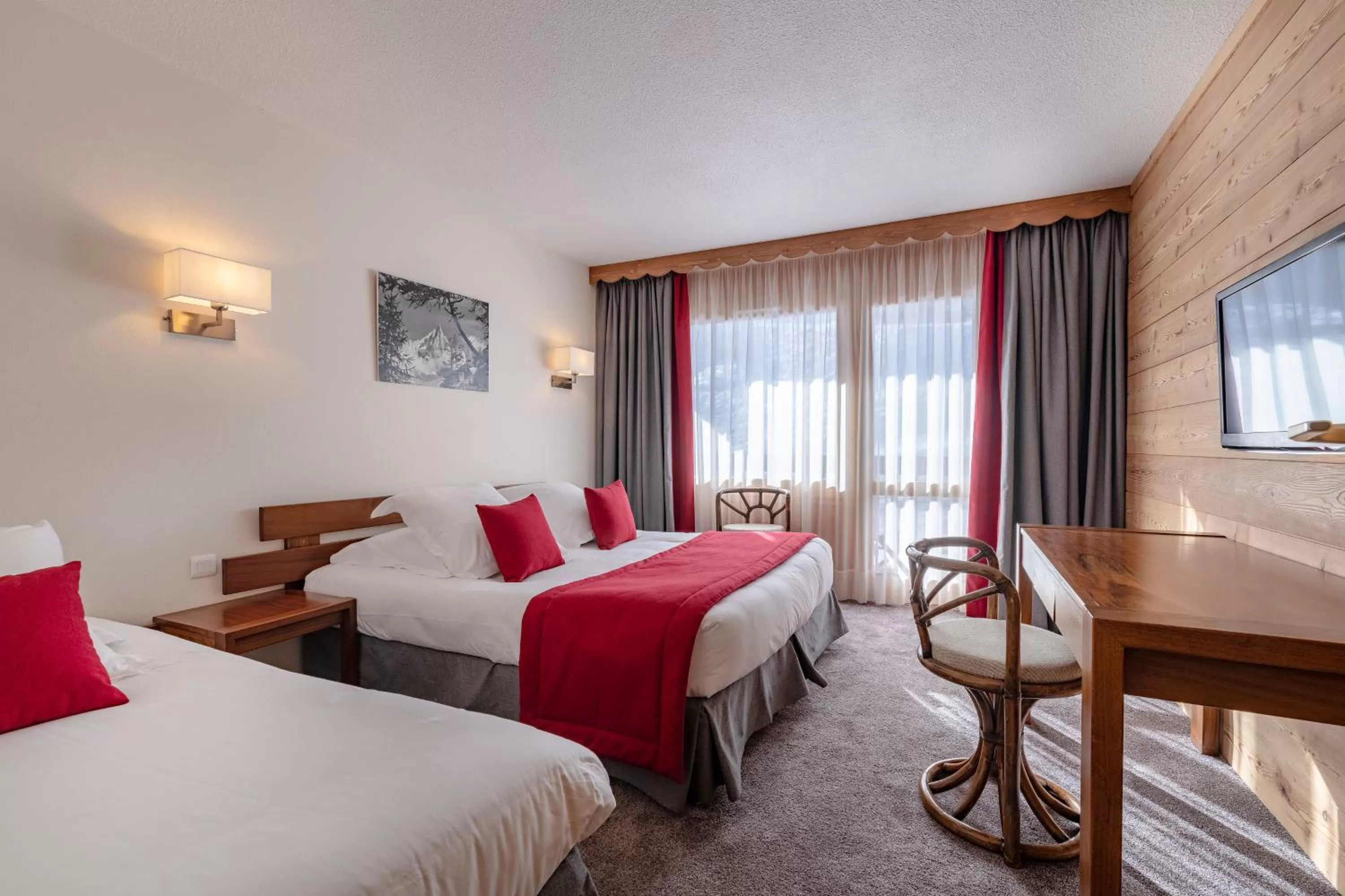 Photo of the whole room, Bed in Hotel Les Arolles