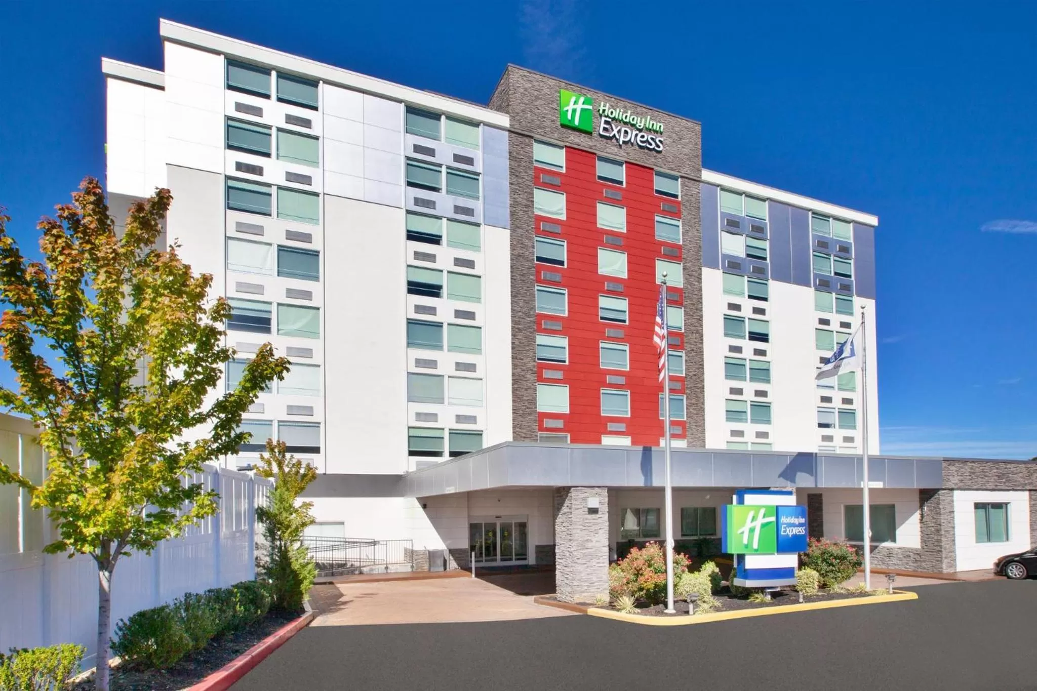 Property building in Holiday Inn Express Richmond - Midtown by IHG