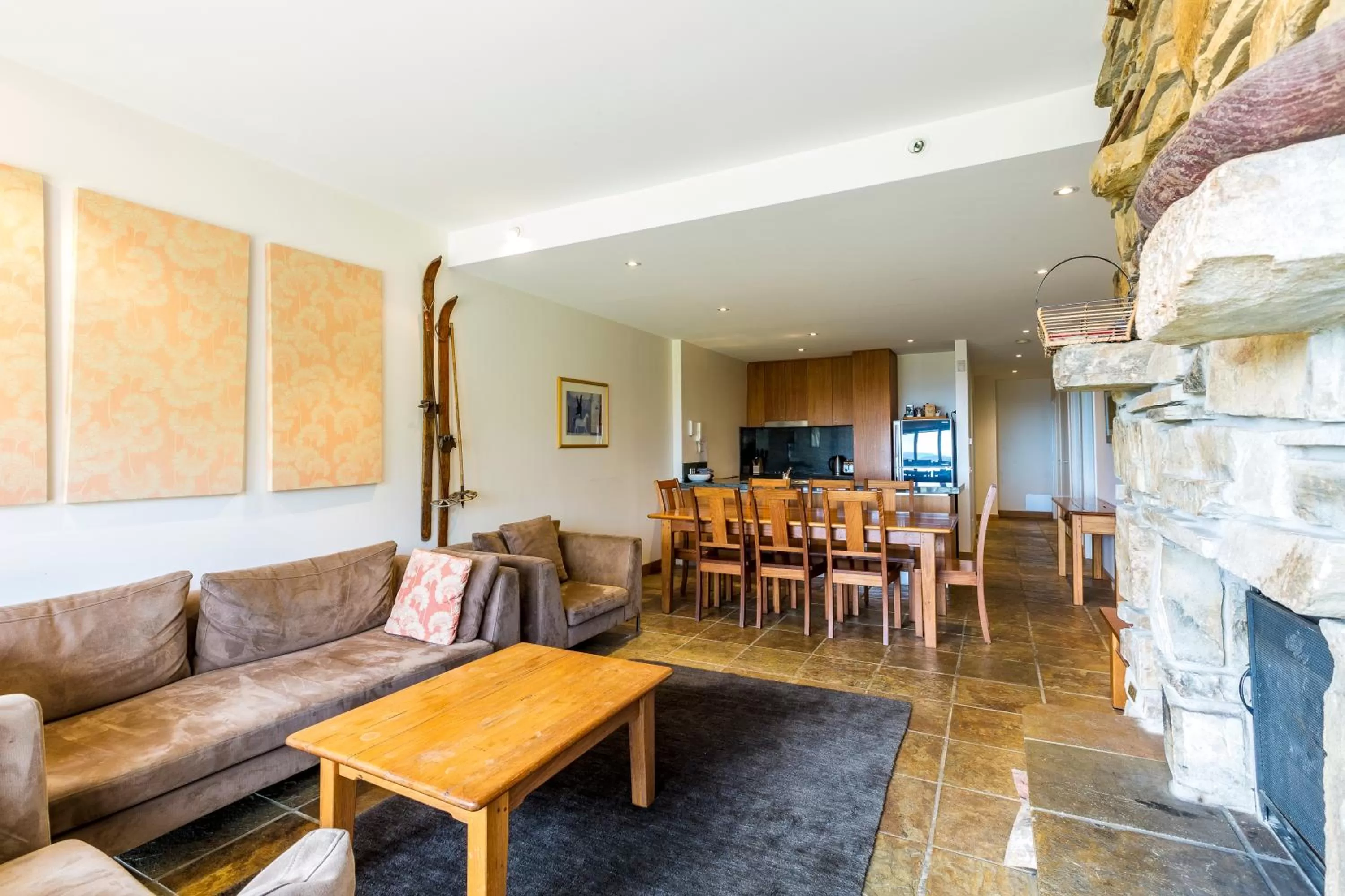 Living room in Alpine Woodsmoke Apartments