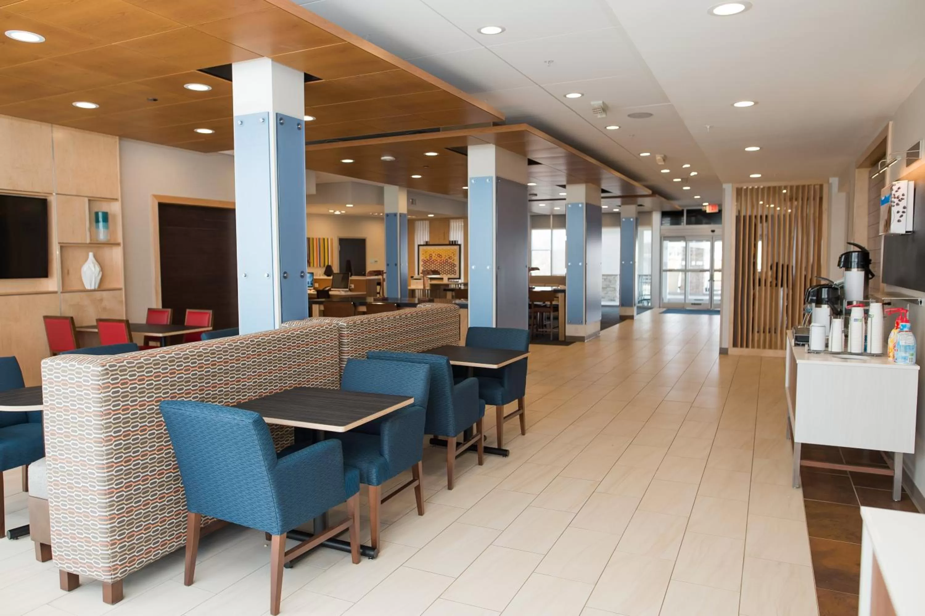 Breakfast in Holiday Inn Express & Suites - Marietta by IHG