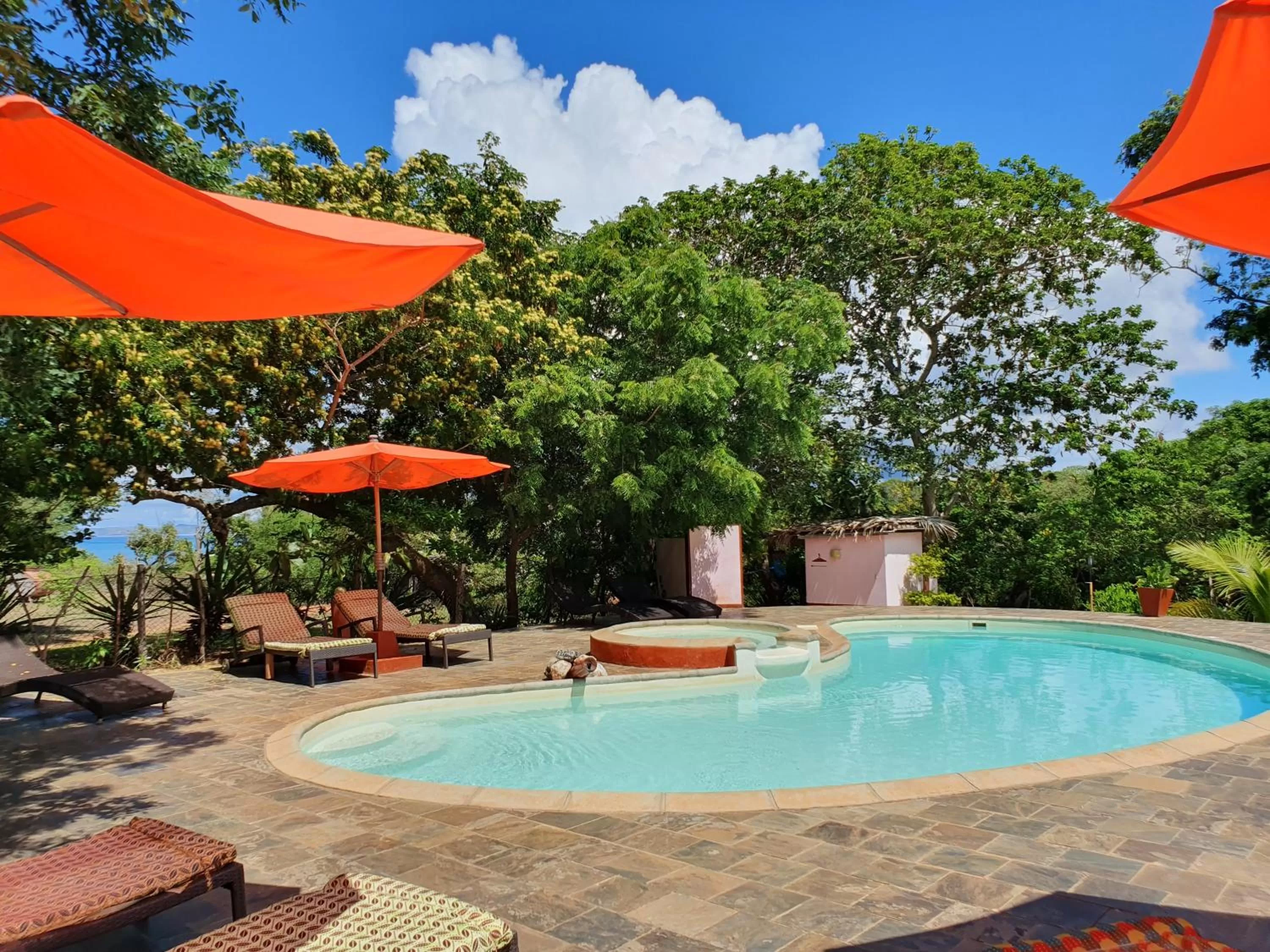 Swimming Pool in Hotel Lakana Ramena