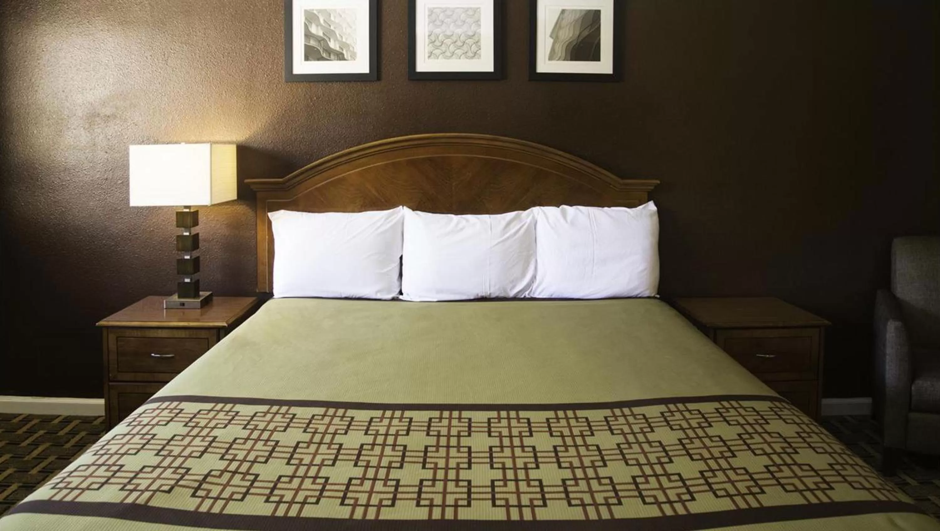 Bedroom in Kings Motel Inglewood