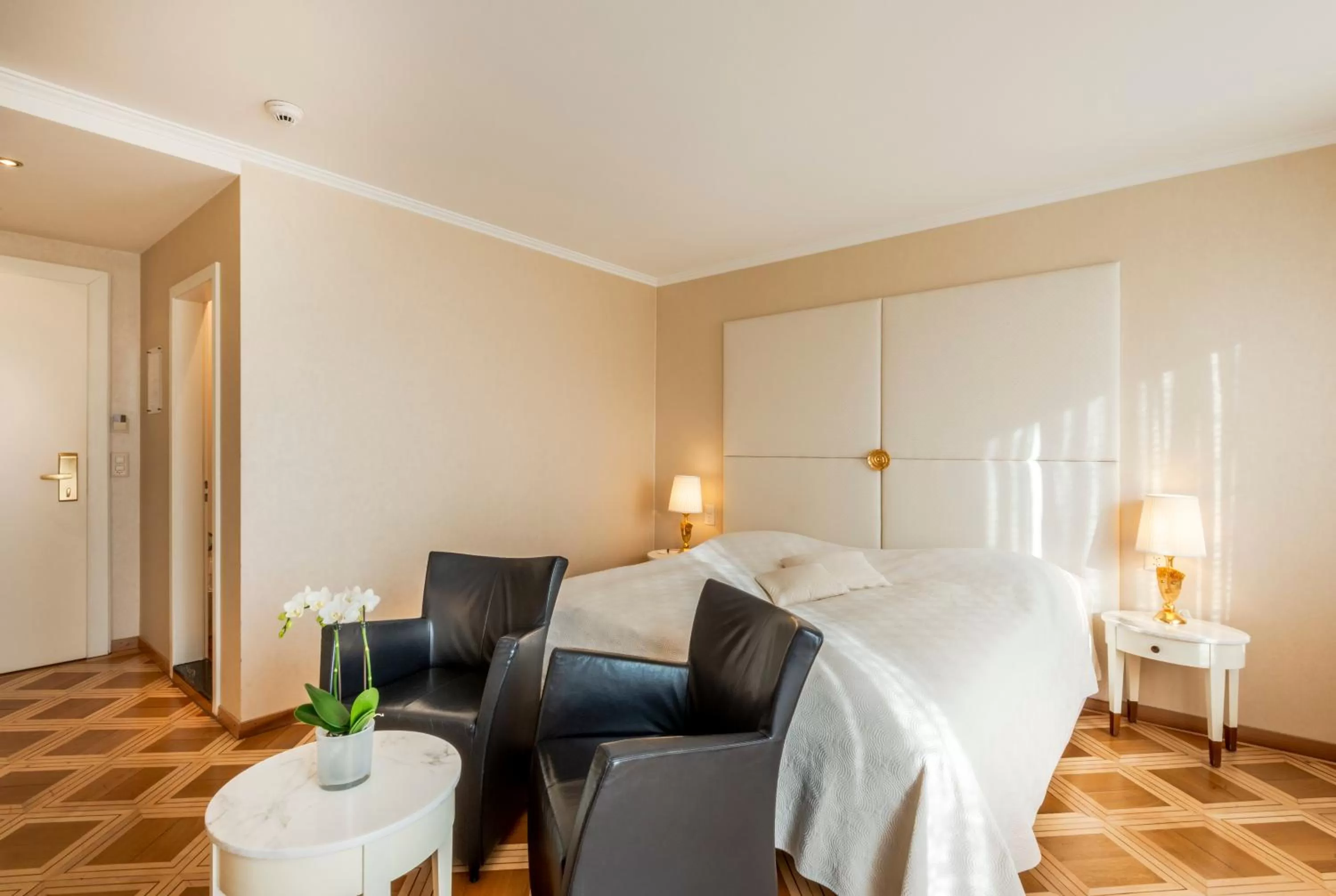 Bedroom, Bed in Hotel des Balances