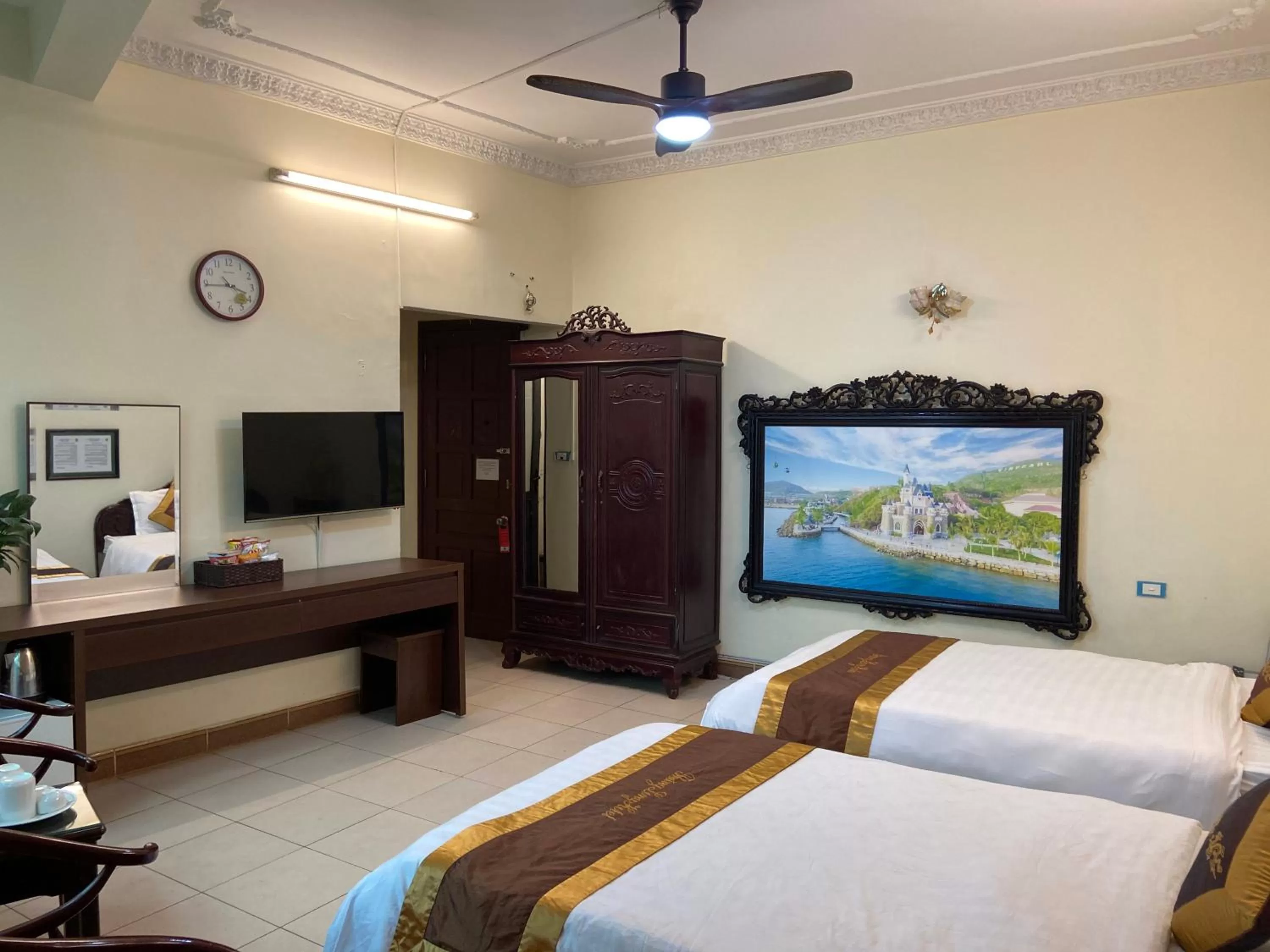 Photo of the whole room, Bed in Thang Long Hotel