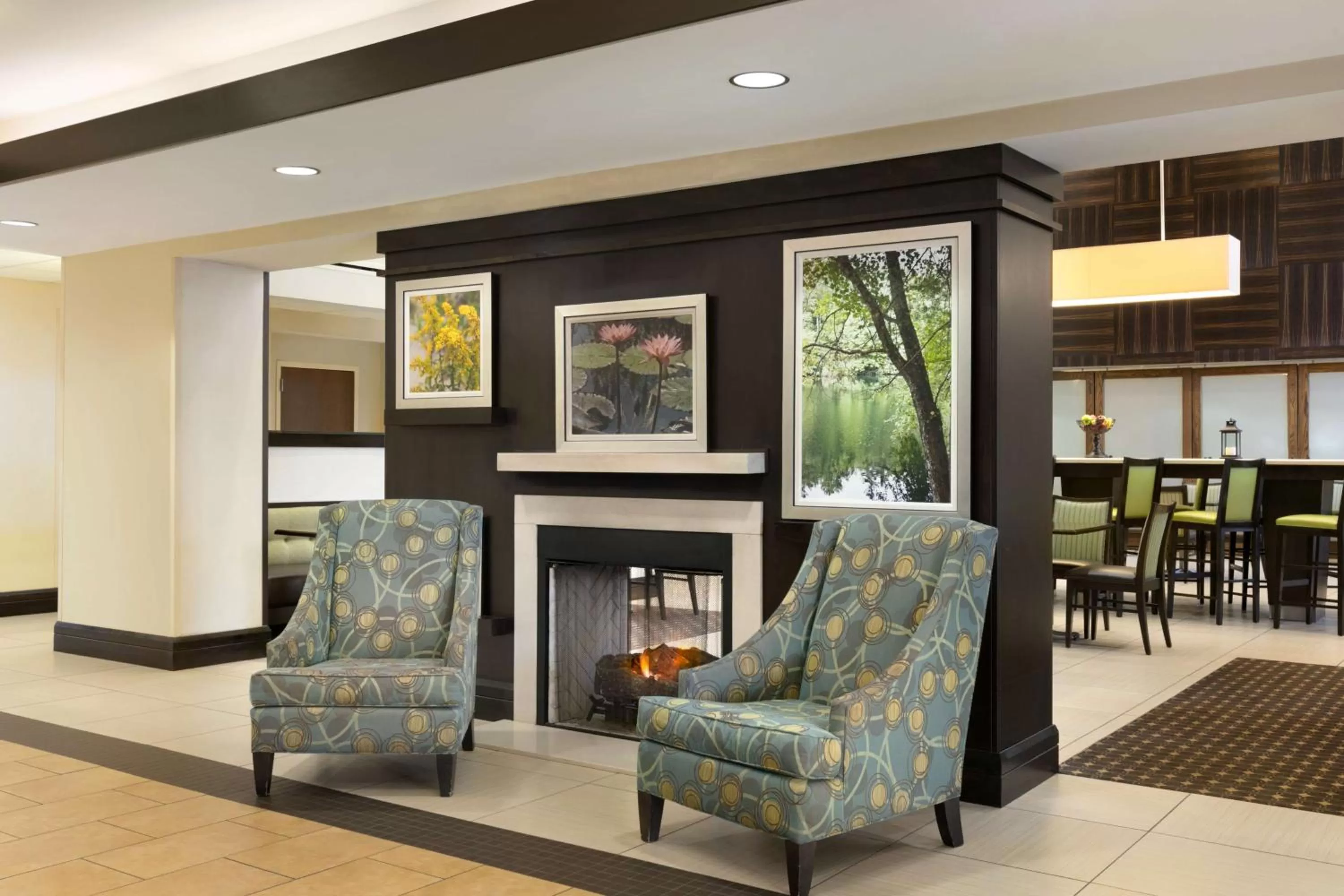 Lobby or reception in Hampton Inn & Suites Mahwah