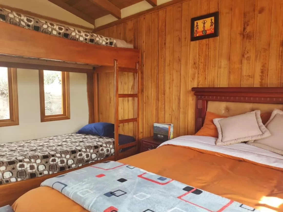 Photo of the whole room, Bed in Ruta de los volcanes "Casa de campo"