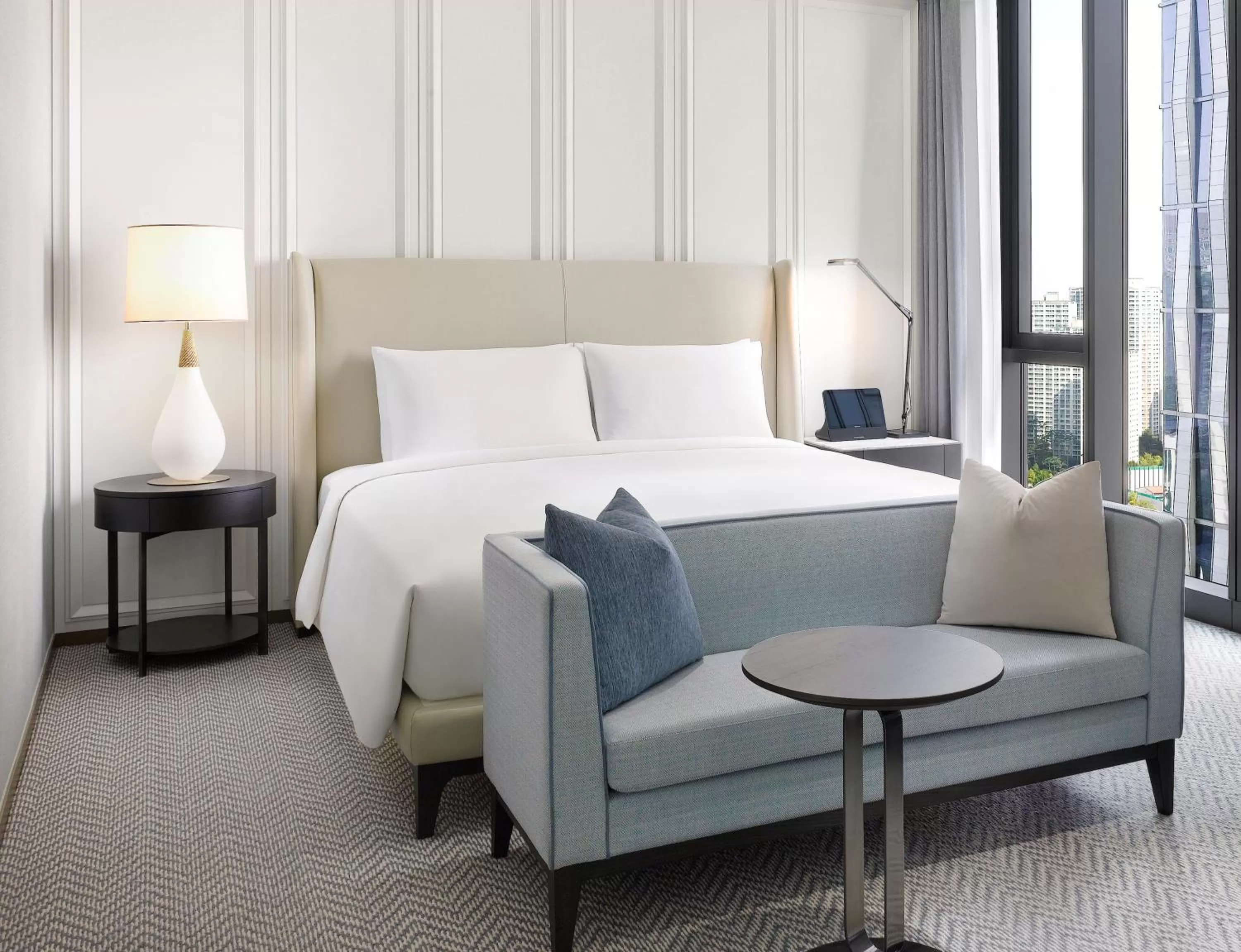 Bed in Sofitel Ambassador Seoul Hotel & Serviced Residences