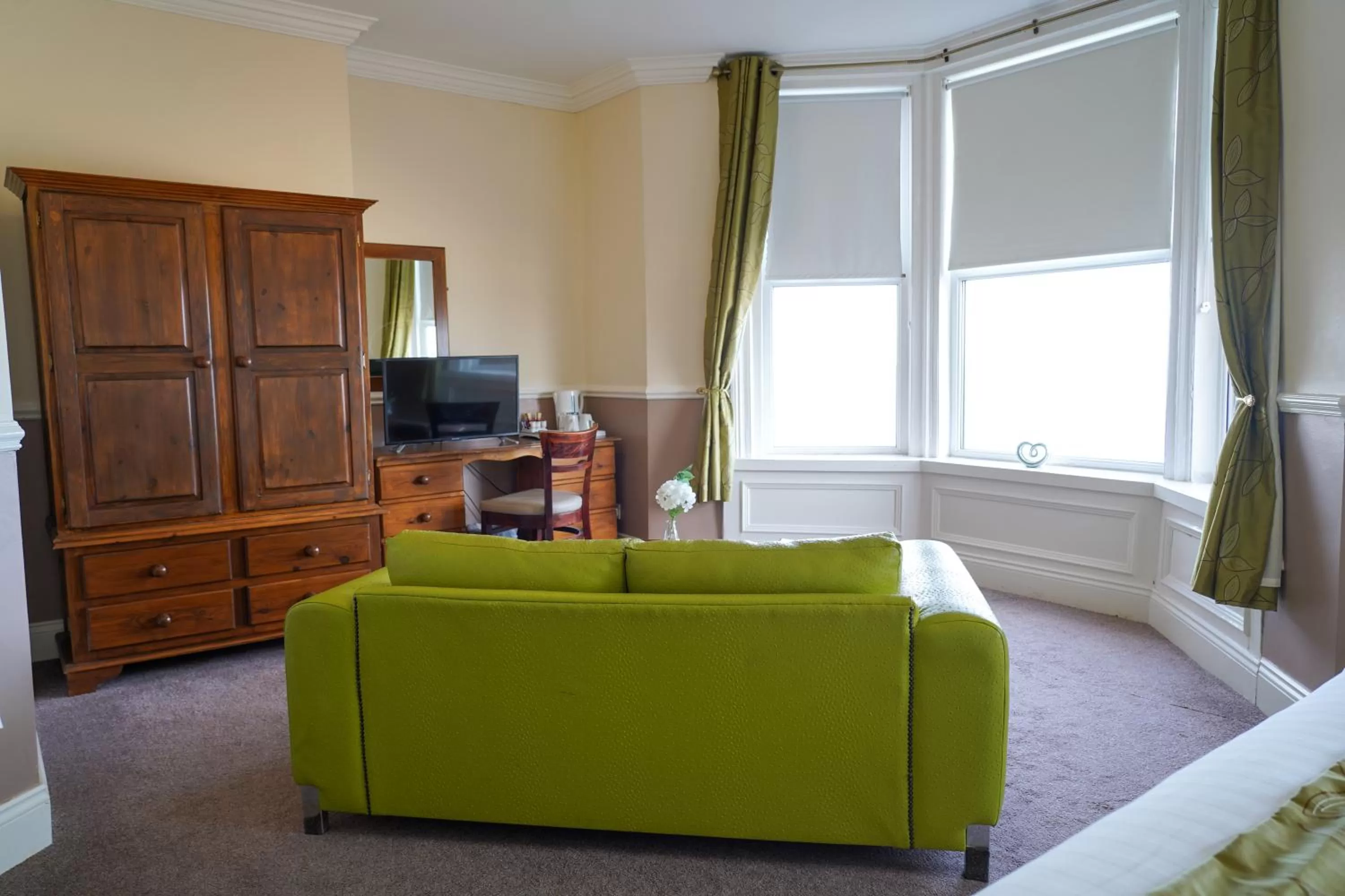 TV and multimedia in The Royal Hotel