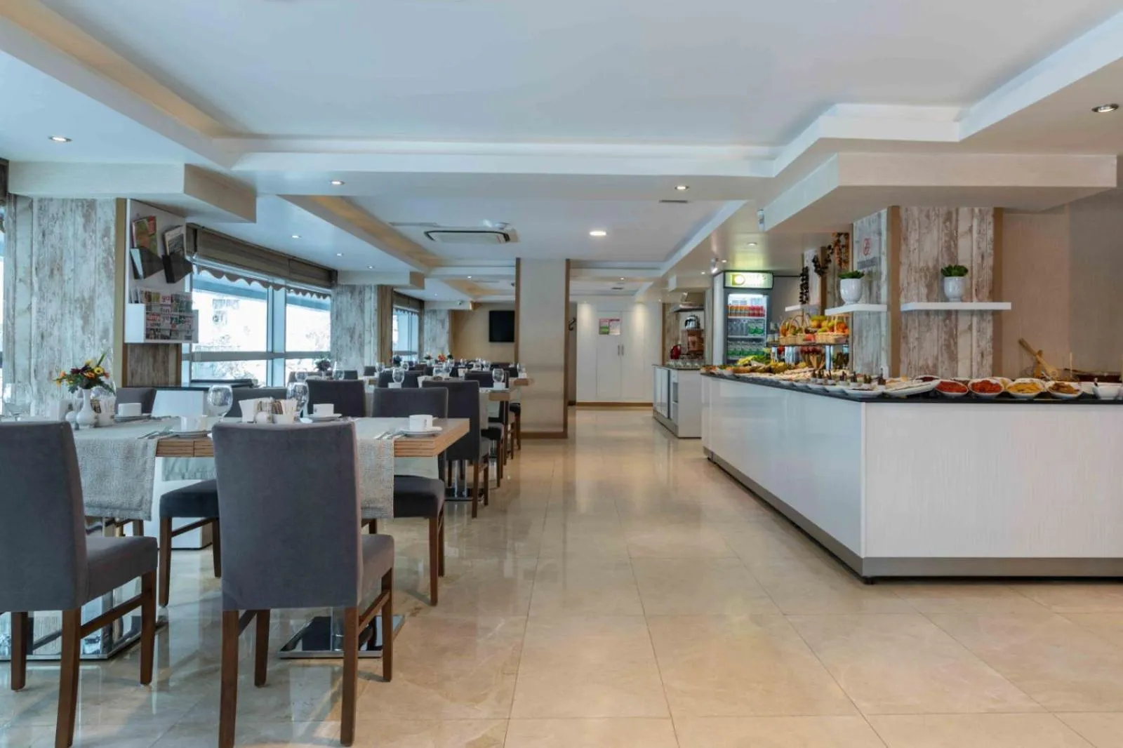 Restaurant/places to eat in Dies Hotel